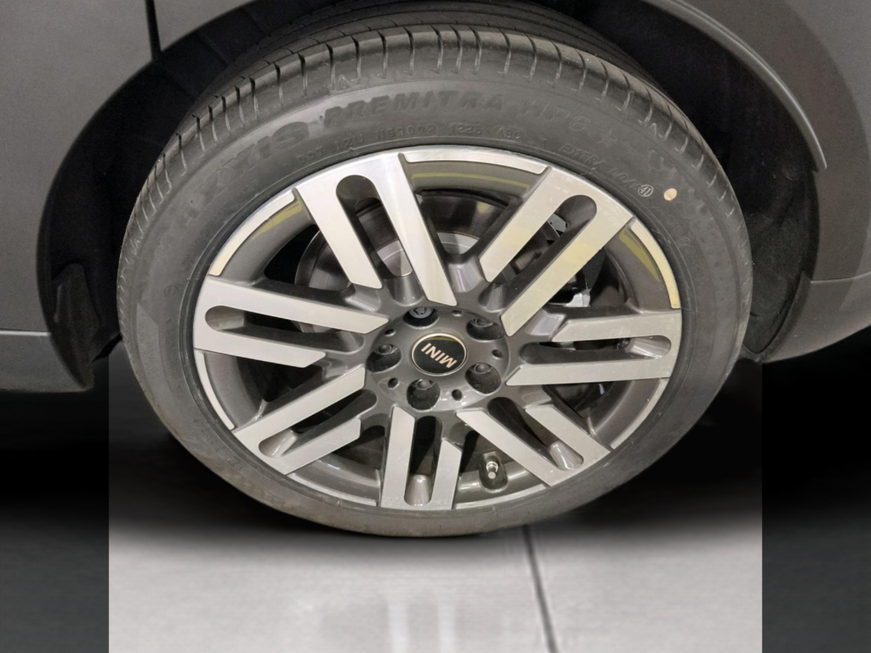 fotoG 12 del MINI MINI 5 Portas Cooper 115 kW (156 CV) 156cv Gasolina de 2025 em Oeiras