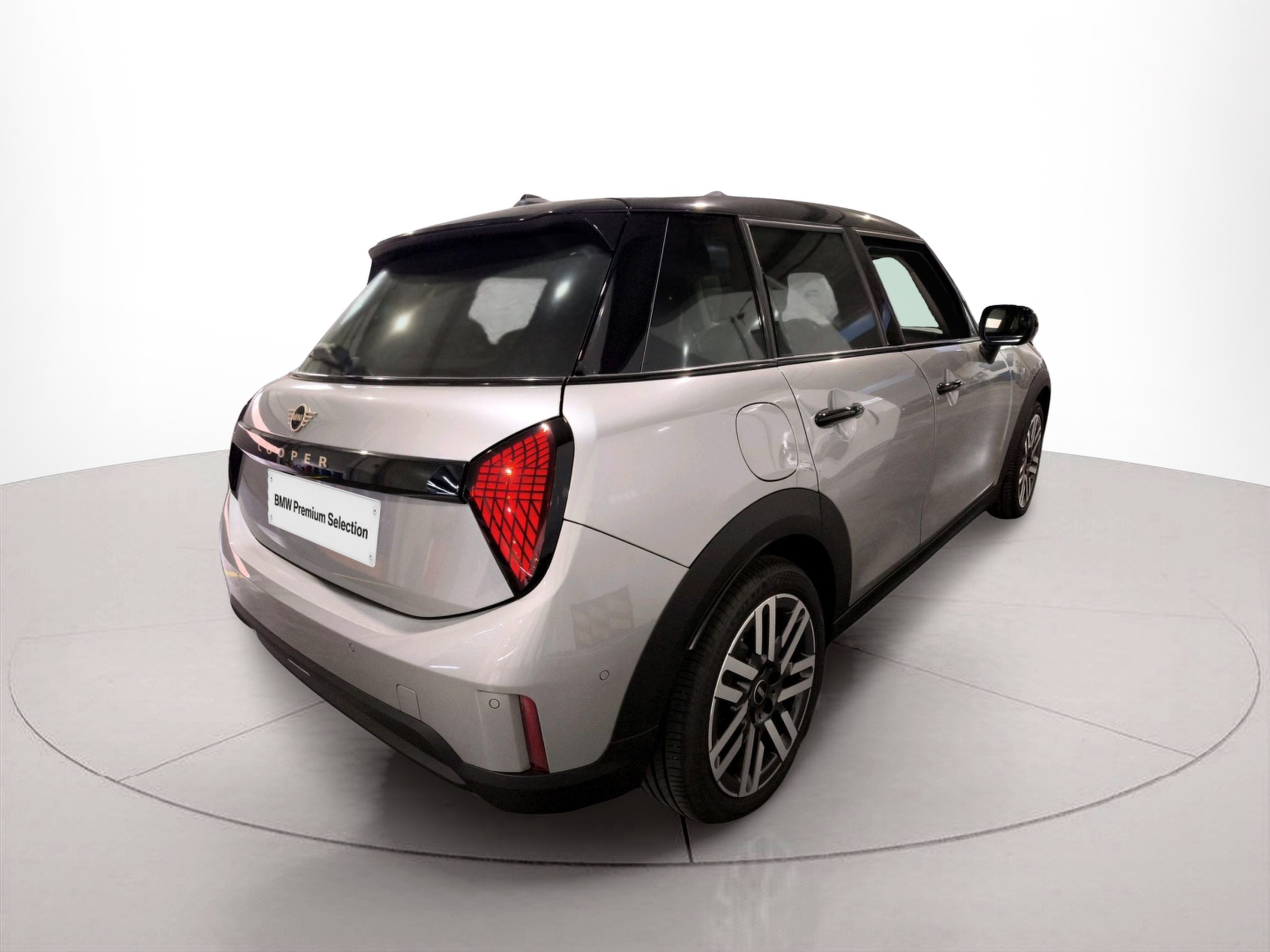 fotoG 5 del MINI MINI 5 Portas Cooper 115 kW (156 CV) 156cv Gasolina de 2025 em Oeiras