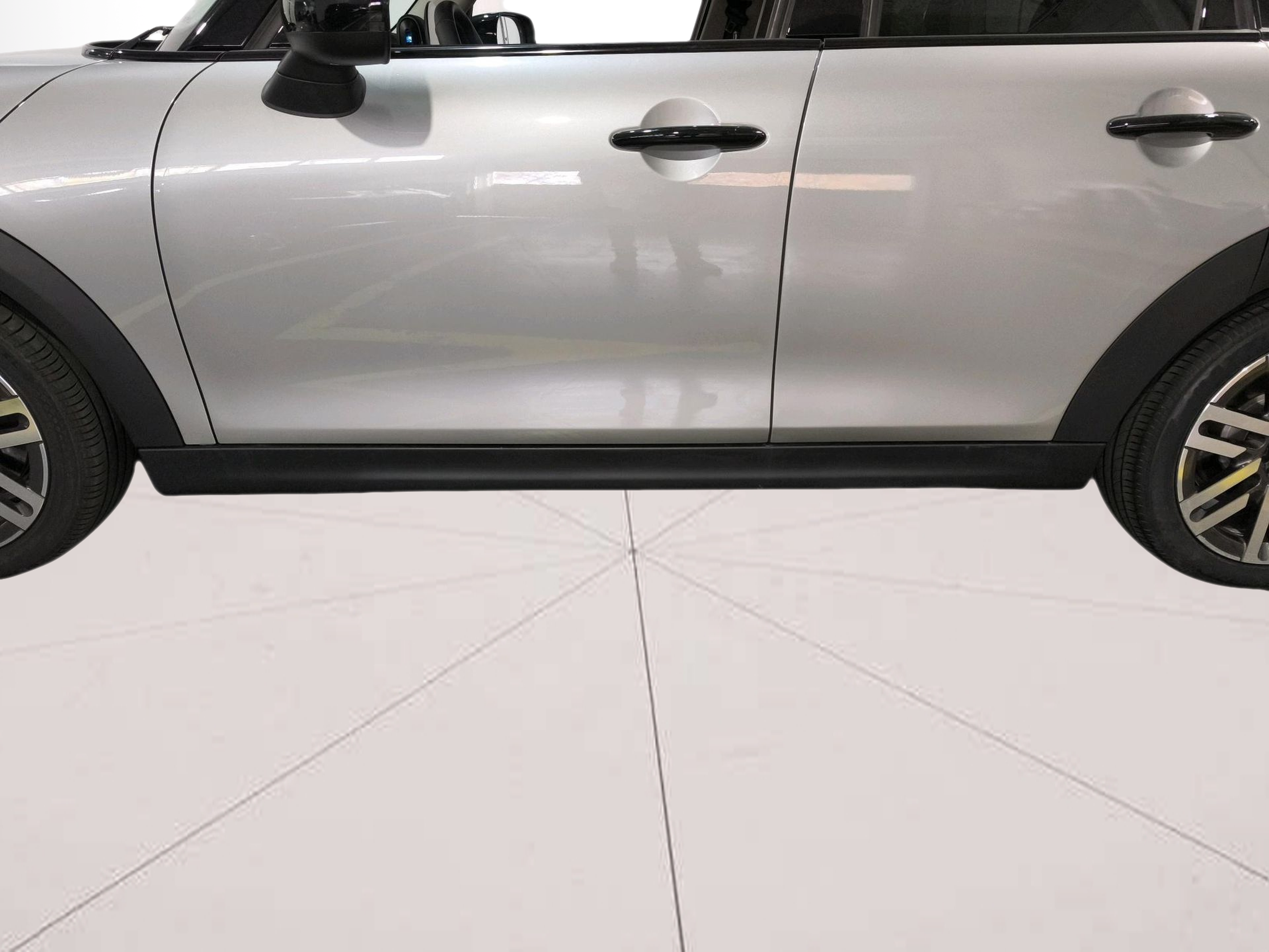 fotoG 17 del MINI MINI 5 Portas Cooper 115 kW (156 CV) 156cv Gasolina de 2025 em Oeiras