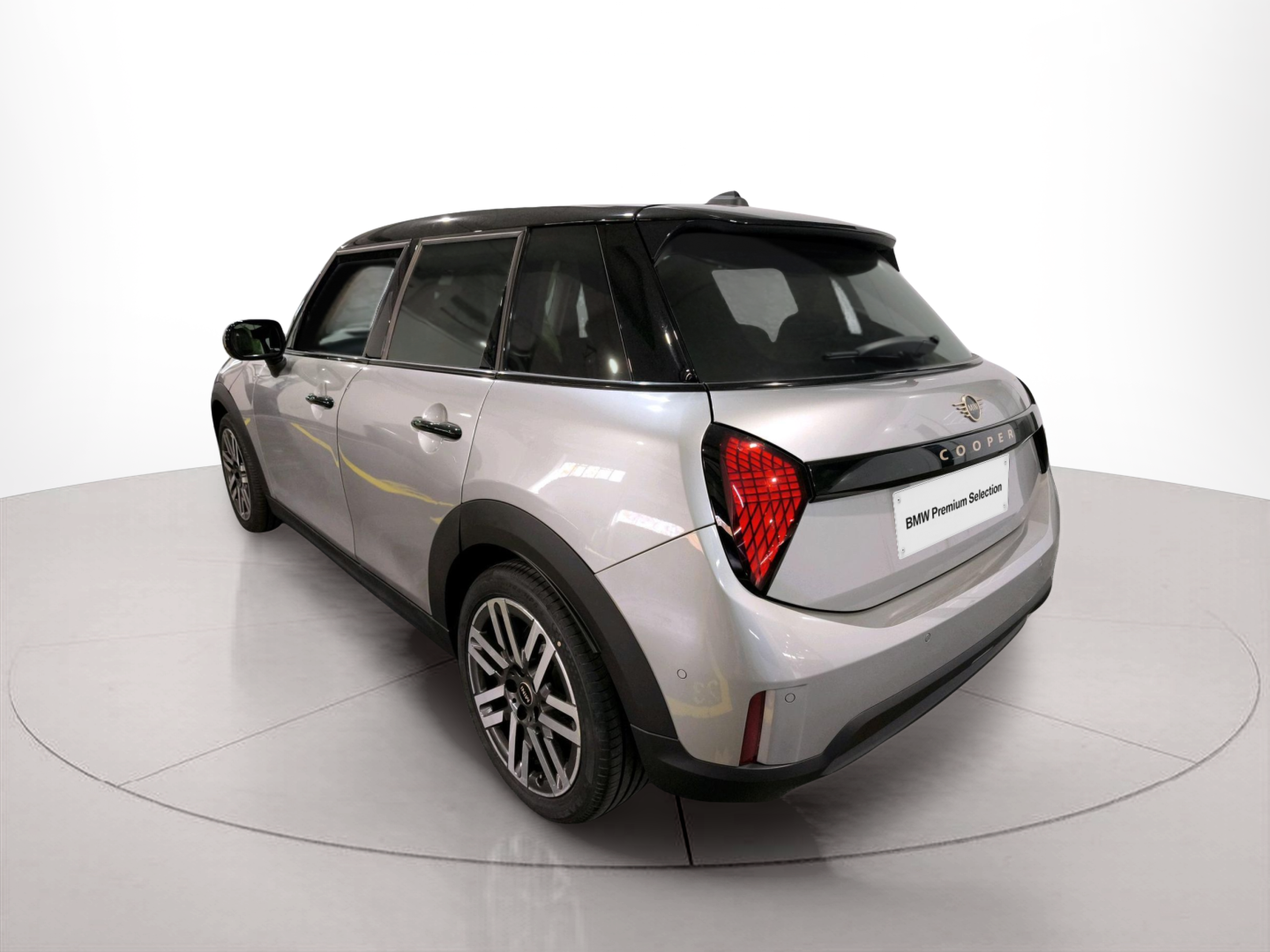 fotoG 4 del MINI MINI 5 Portas Cooper 115 kW (156 CV) 156cv Gasolina de 2025 em Oeiras