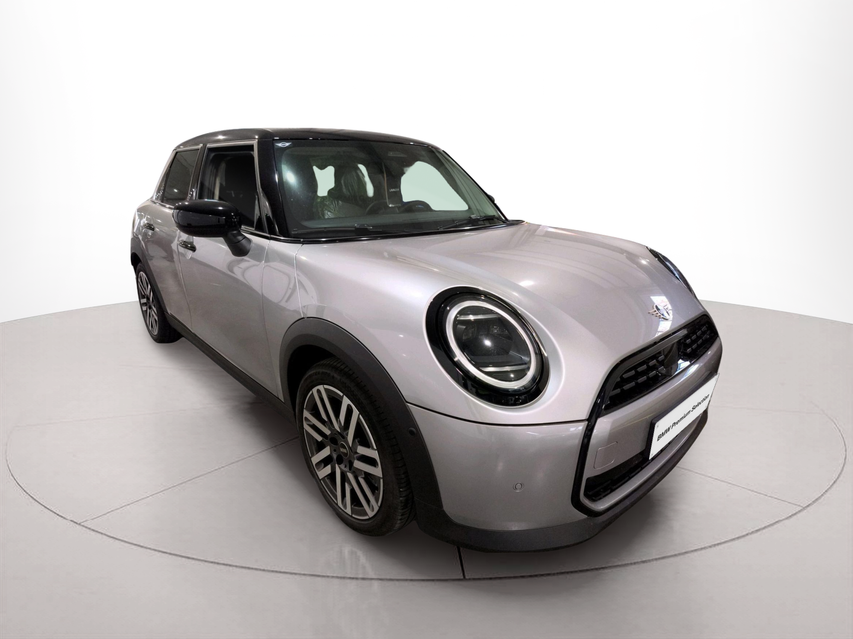 fotoG 15 del MINI MINI 5 Portas Cooper 115 kW (156 CV) 156cv Gasolina de 2025 em Oeiras