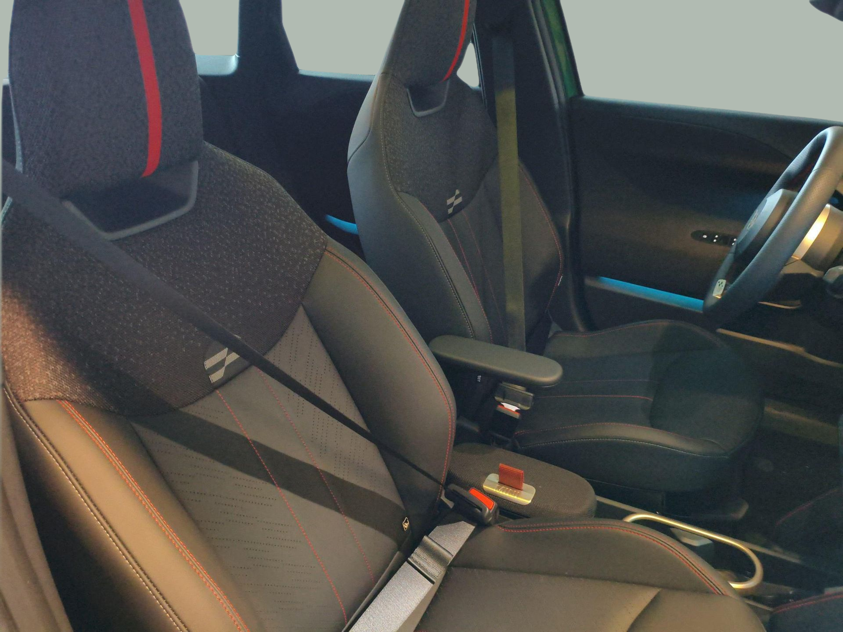 fotoG 8 del MINI MINI Aceman John Cooper Works E 190 kW (258 CV) 258cv Elétrico de 2025 em Oeiras