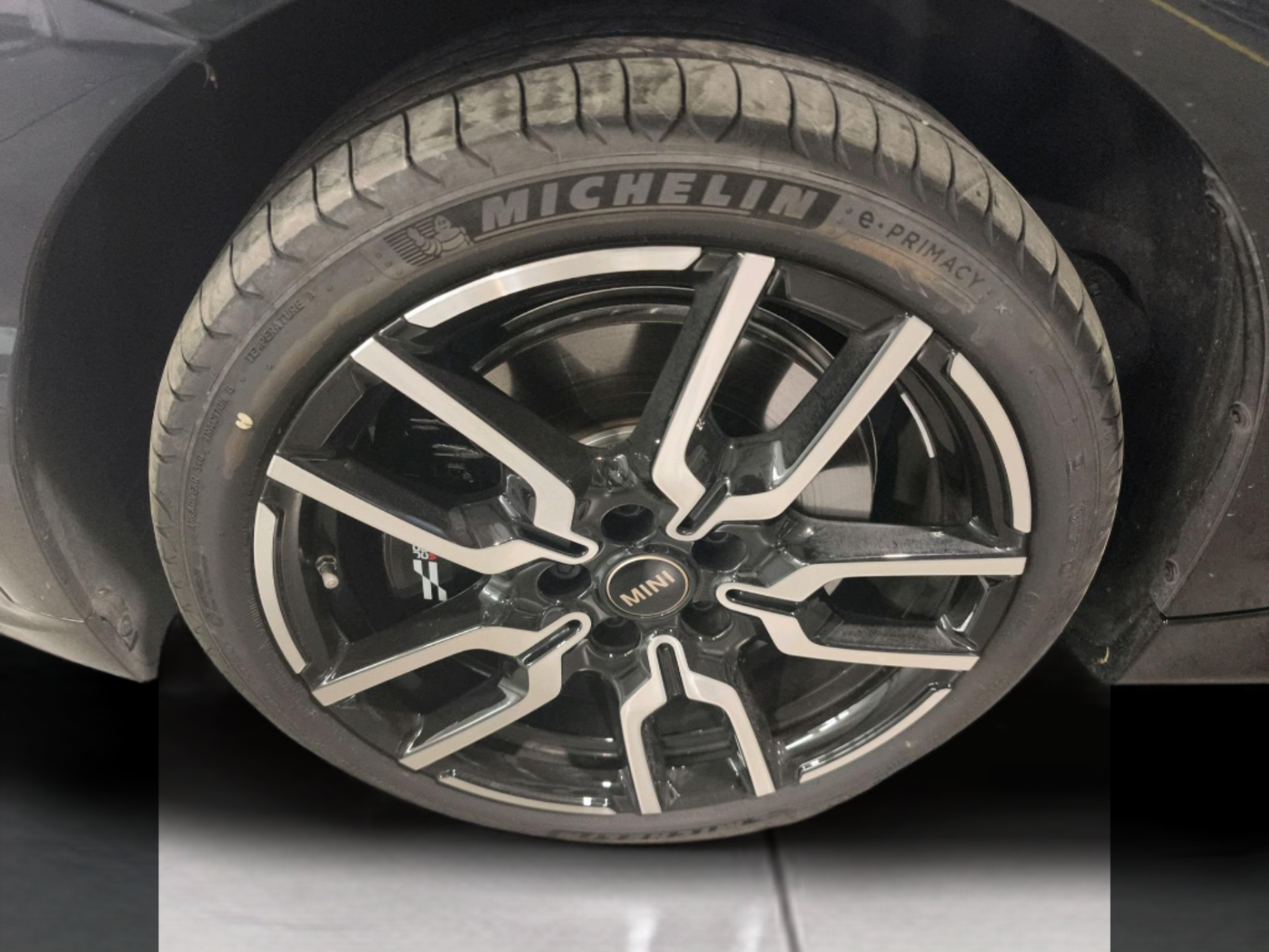 fotoG 13 del MINI MINI Cooper S E 160 kW (218 CV) 218cv Elétrico de 2025 em Oeiras