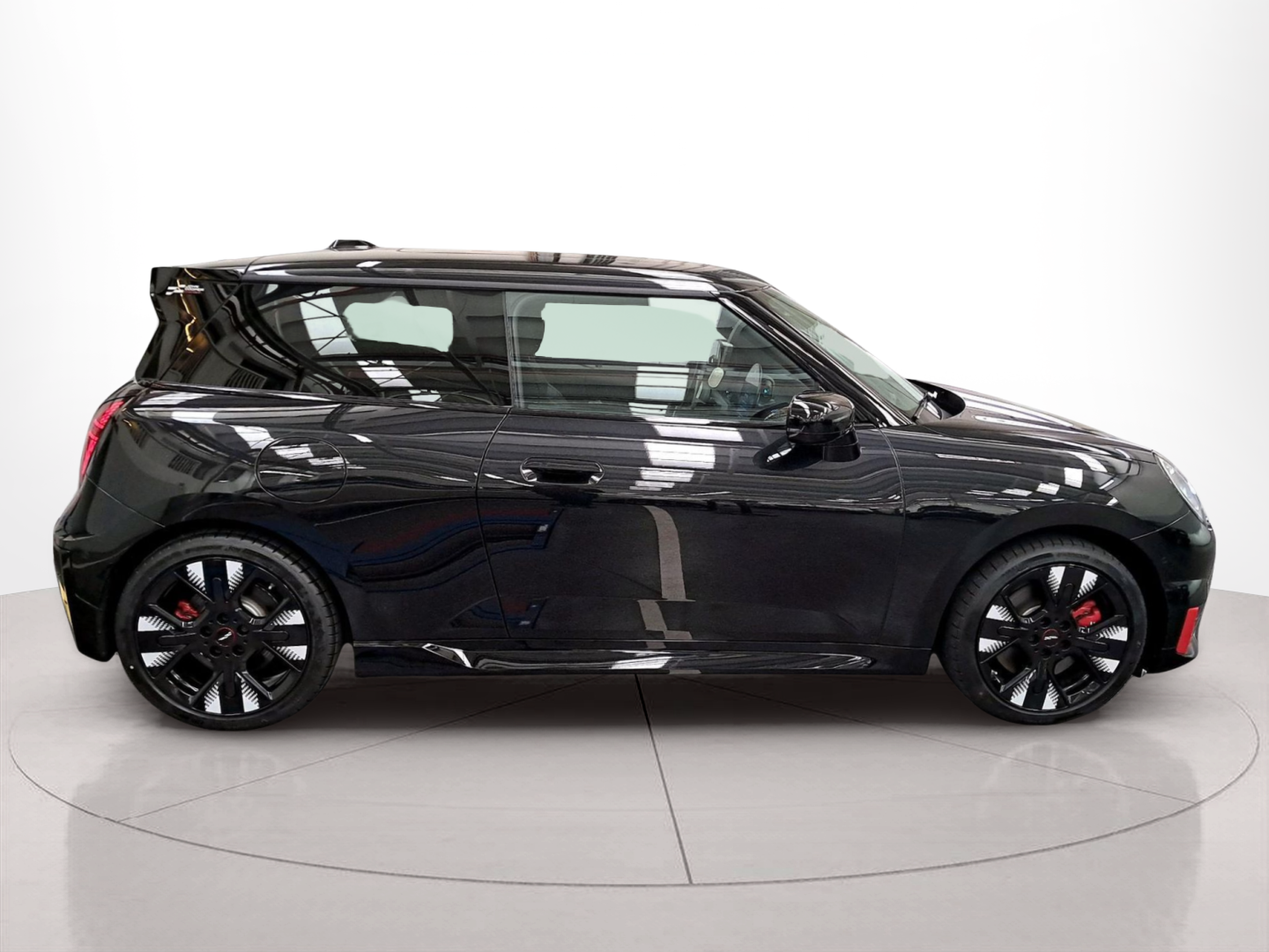 fotoG 3 del MINI MINI Cooper John Cooper Works E 190 kW (258 CV) 258cv Elétrico de 2025 em Oeiras