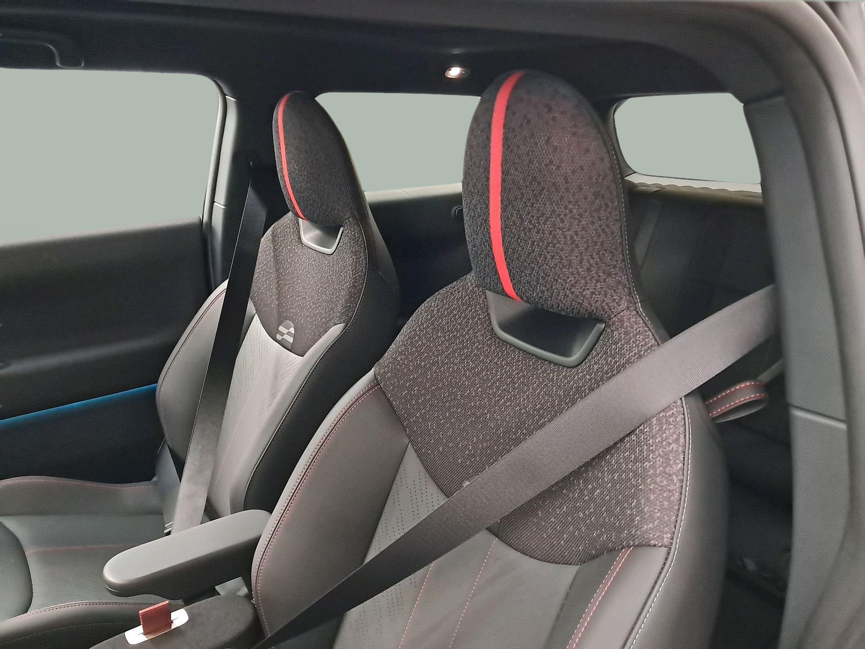 fotoG 8 del MINI MINI Cooper John Cooper Works E 190 kW (258 CV) 258cv Elétrico de 2025 em Oeiras