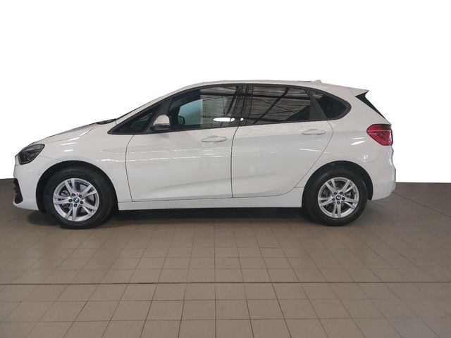 Fotos de BMW Serie 2 218i Active Tourer color Blanco. Año 2018. 103KW(140CV). Gasolina. En concesionario Automóviles Oviedo S.A. de Asturias