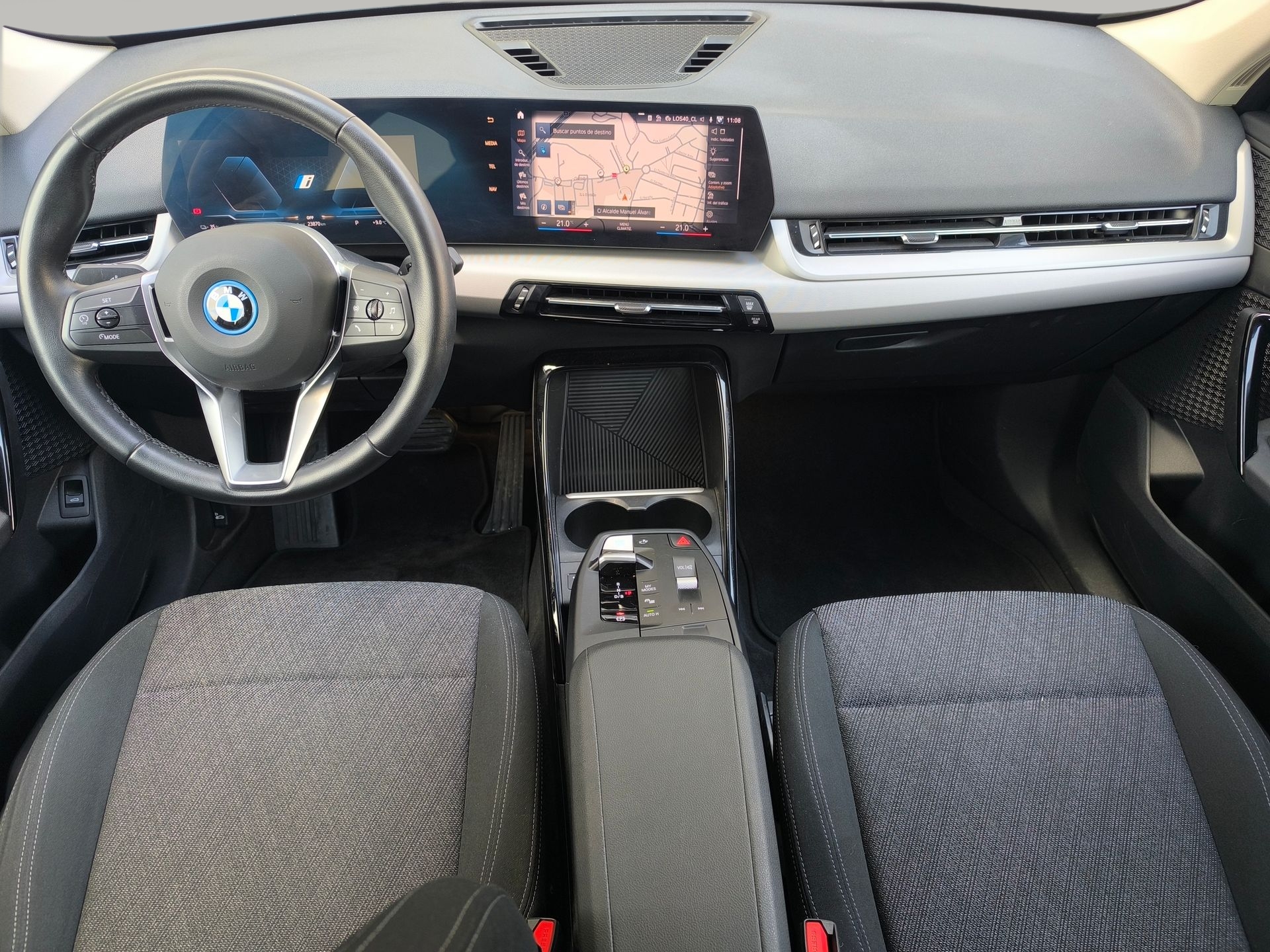 BMW iX1 xDrive30 color Blanco. Año 2023. 230KW(313CV). Eléctrico. En concesionario Automóviles Oviedo S.A. de Asturias