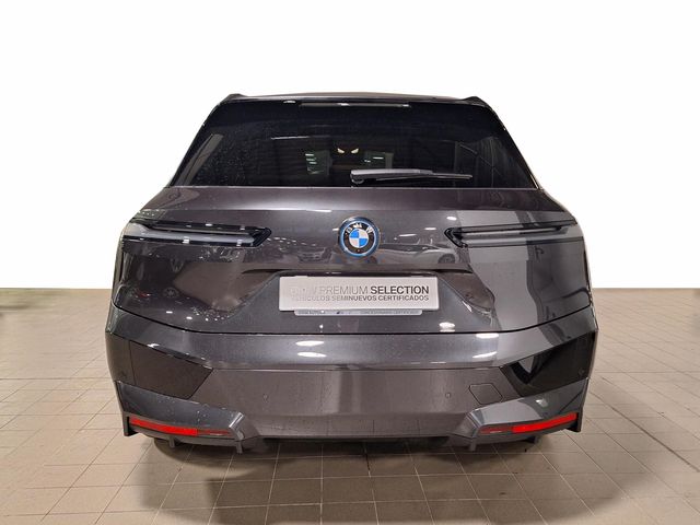 BMW iX xDrive40 240 kW (326 CV)