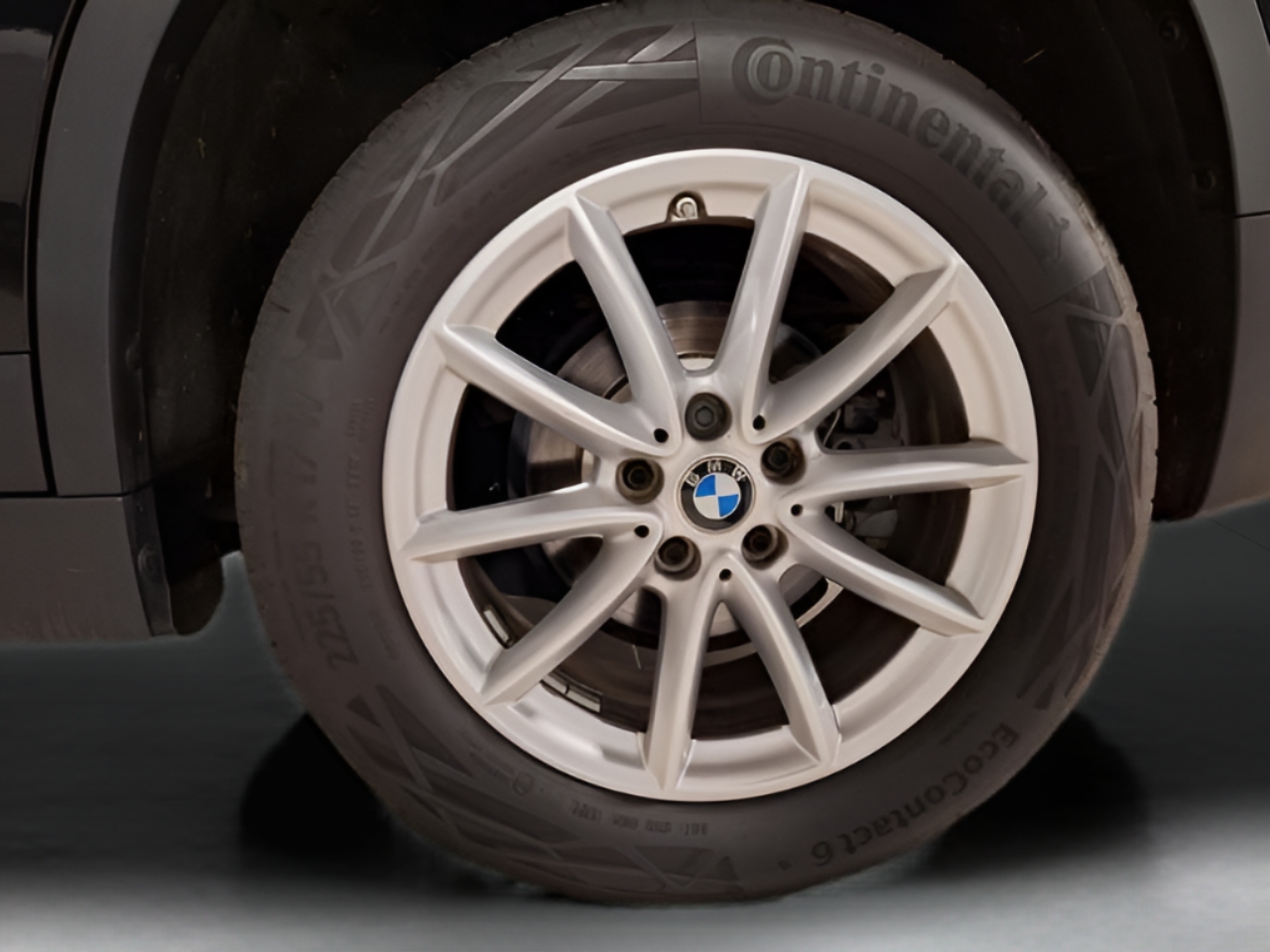 BMW X1 sDrive18d color Negro. Año 2021. 110KW(150CV). Diésel. En concesionario Automóviles Oviedo S.A. de Asturias