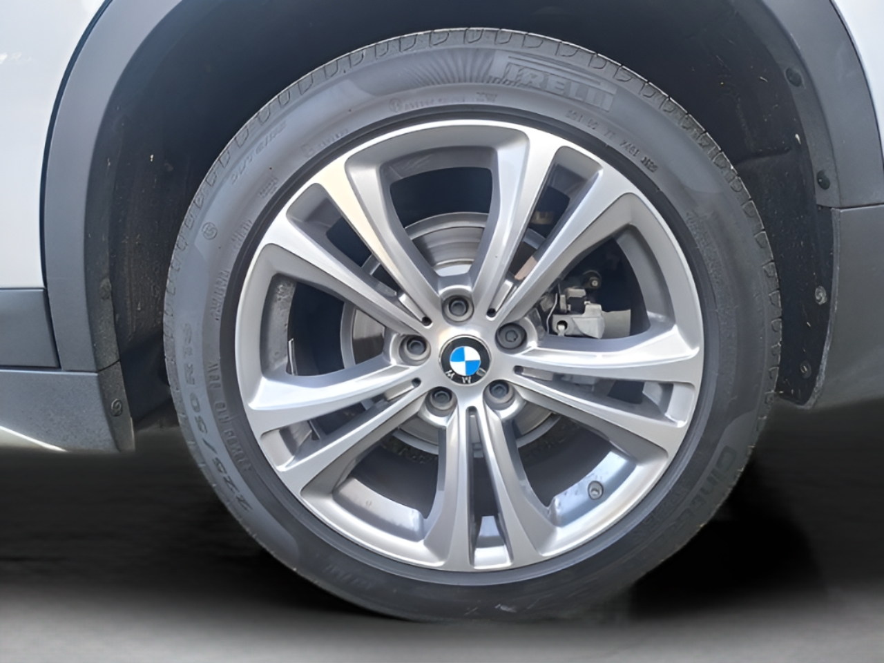 BMW X1 xDrive18d color Gris Plata. Año 2020. 110KW(150CV). Diésel. En concesionario Automóviles Oviedo S.A. de Asturias