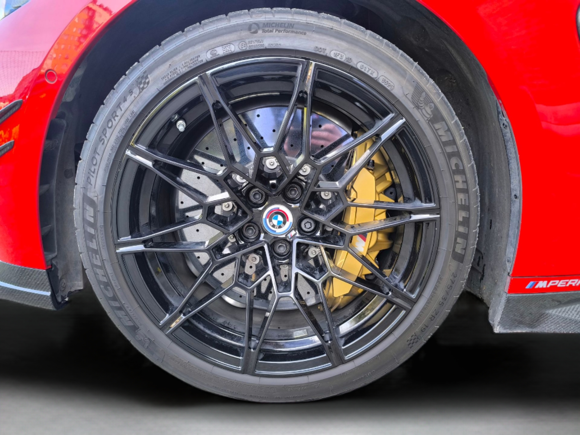BMW M M4 Coupe Competition color Rojo. Año 2022. 375KW(510CV). Gasolina. En concesionario Automóviles Oviedo S.A. de Asturias