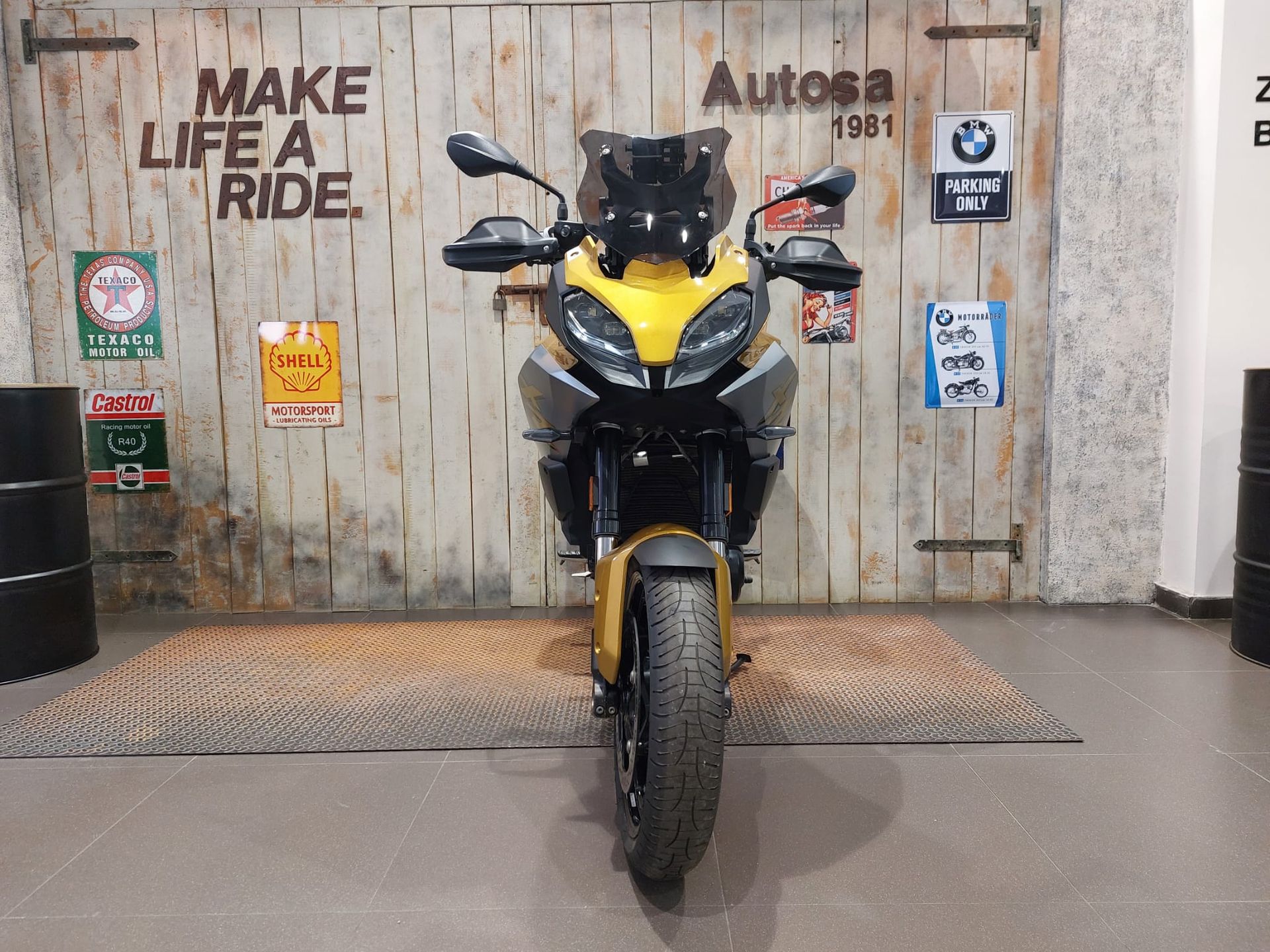 BMW Motorrad F 900 XR 