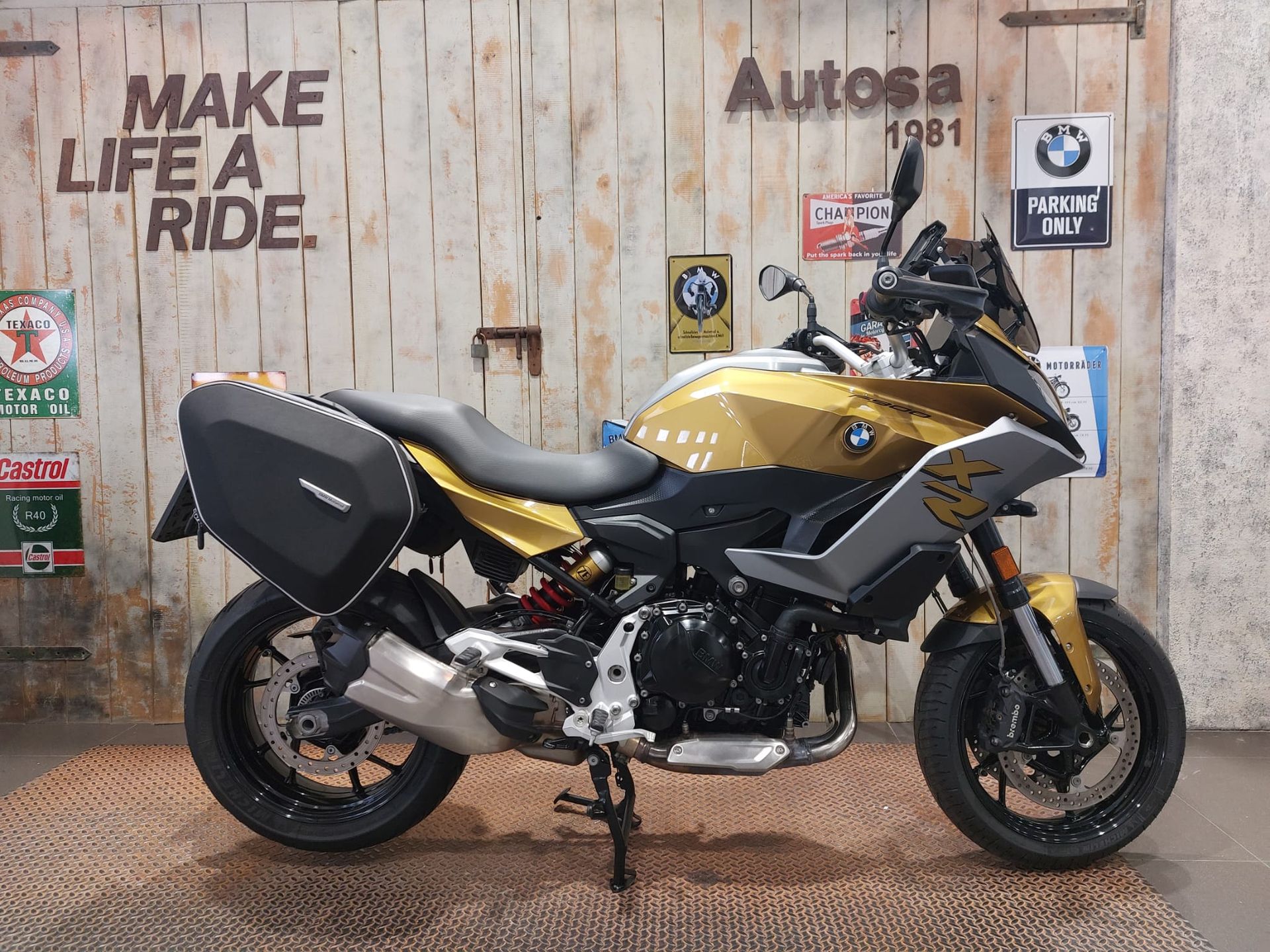 BMW Motorrad F 900 XR 