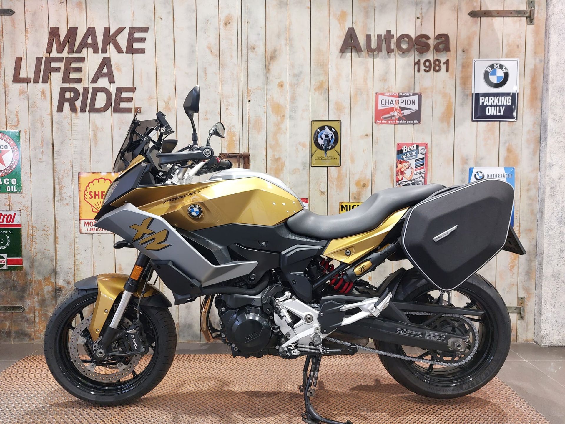 BMW Motorrad F 900 XR 