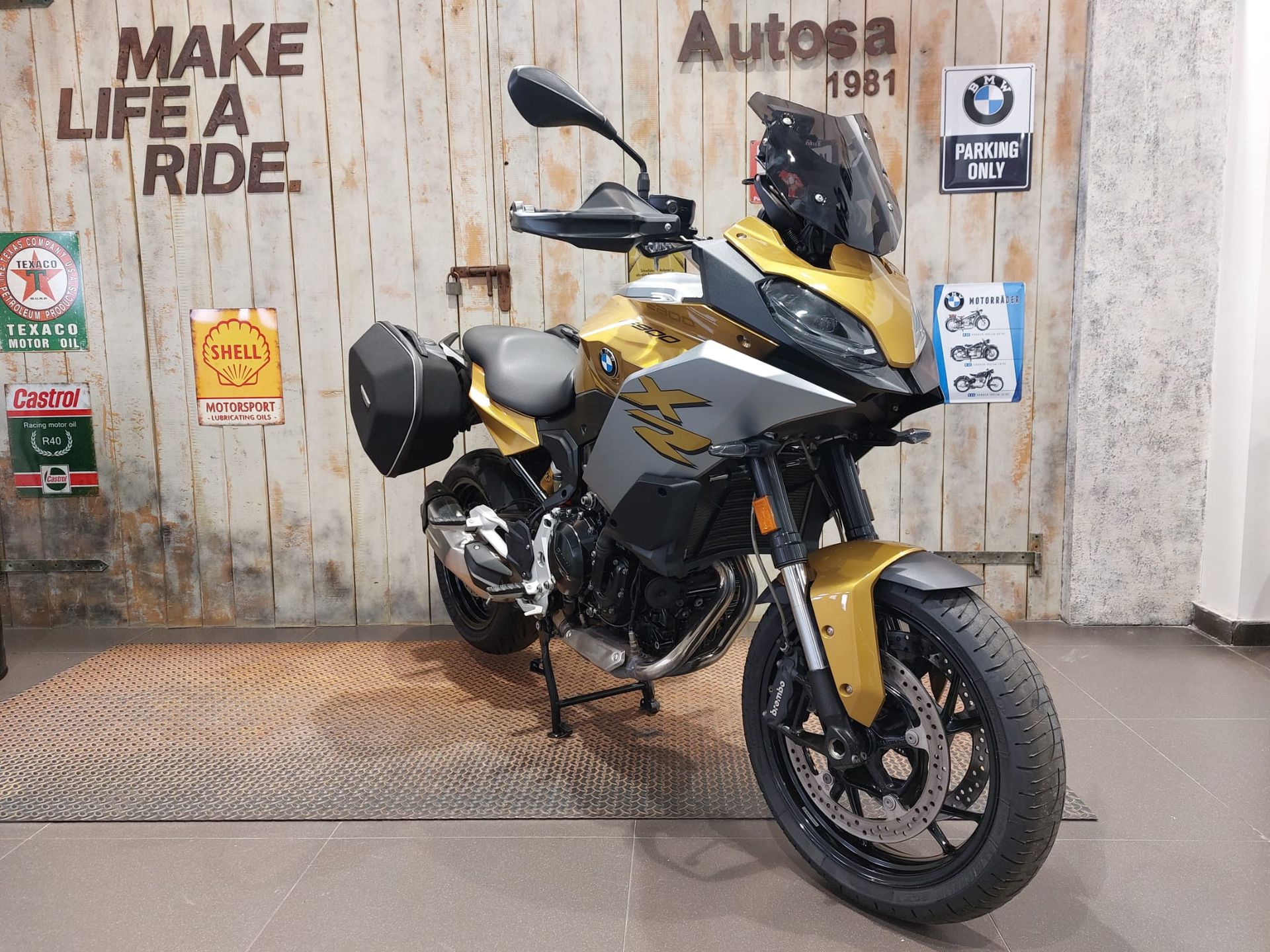 BMW Motorrad F 900 XR 