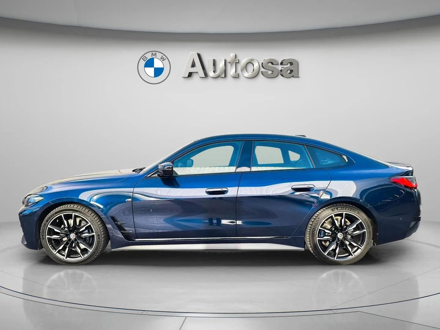 Fotos de BMW Serie 4 M440i Gran Coupe color Azul. Año 2022. 275KW(374CV). Gasolina. En concesionario Automóviles Oviedo S.A. de Asturias