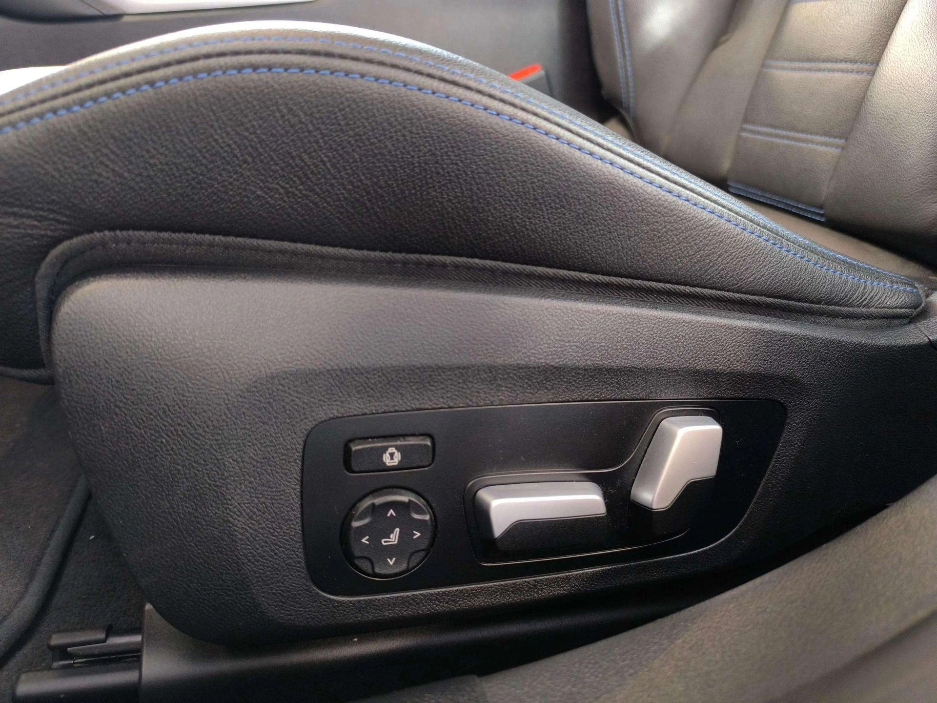 BMW Serie 4 M440i Gran Coupe color Azul. Año 2022. 275KW(374CV). Gasolina. En concesionario Automóviles Oviedo S.A. de Asturias