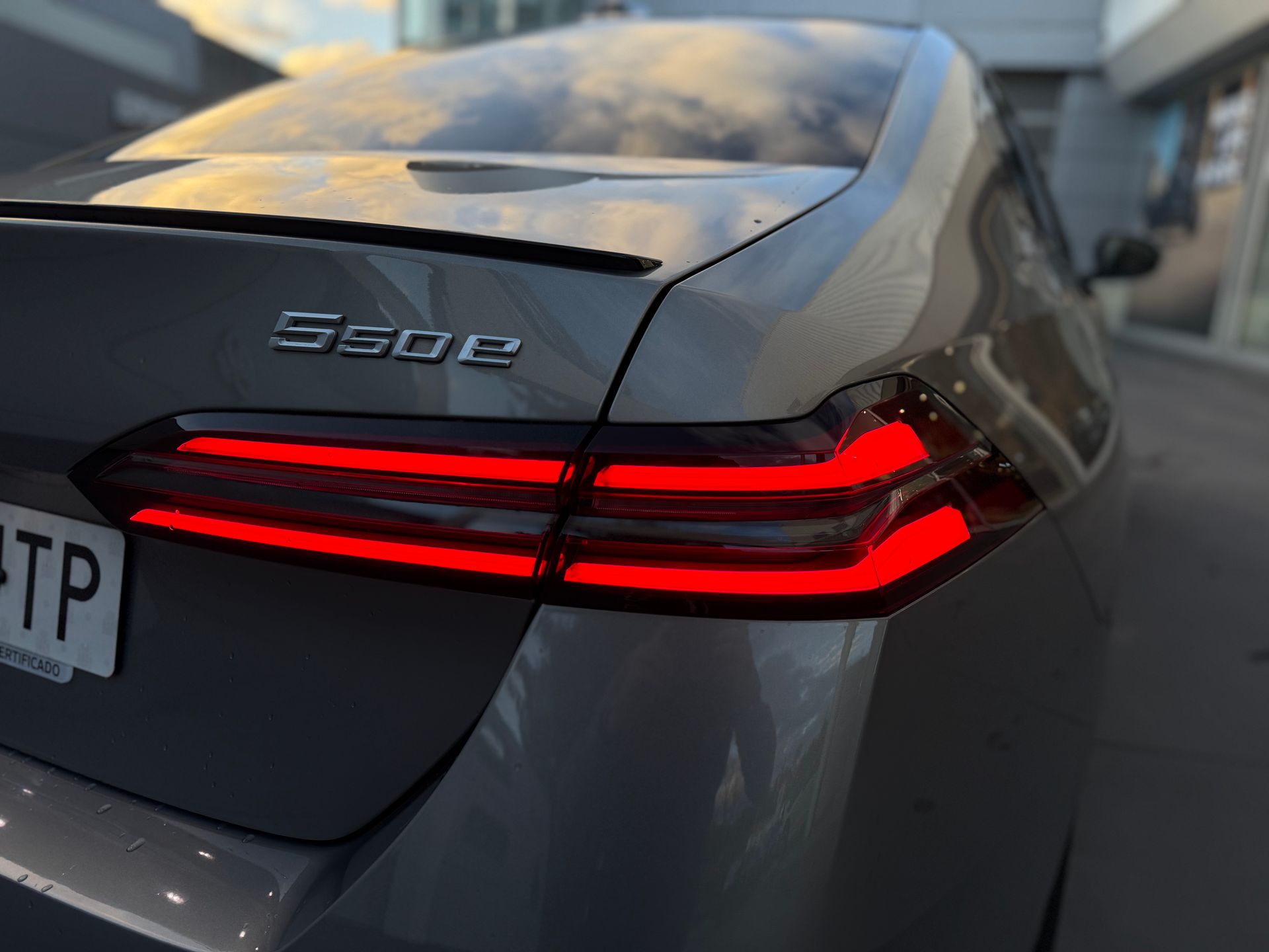 BMW Serie 5 550e xDrive 360 kW (490 CV)