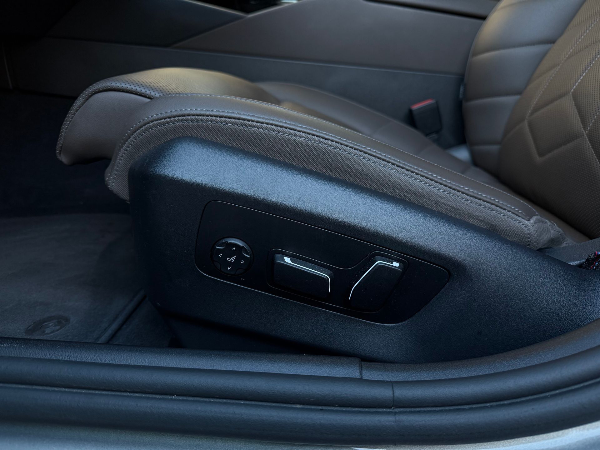 BMW Serie 5 550e xDrive 360 kW (490 CV)