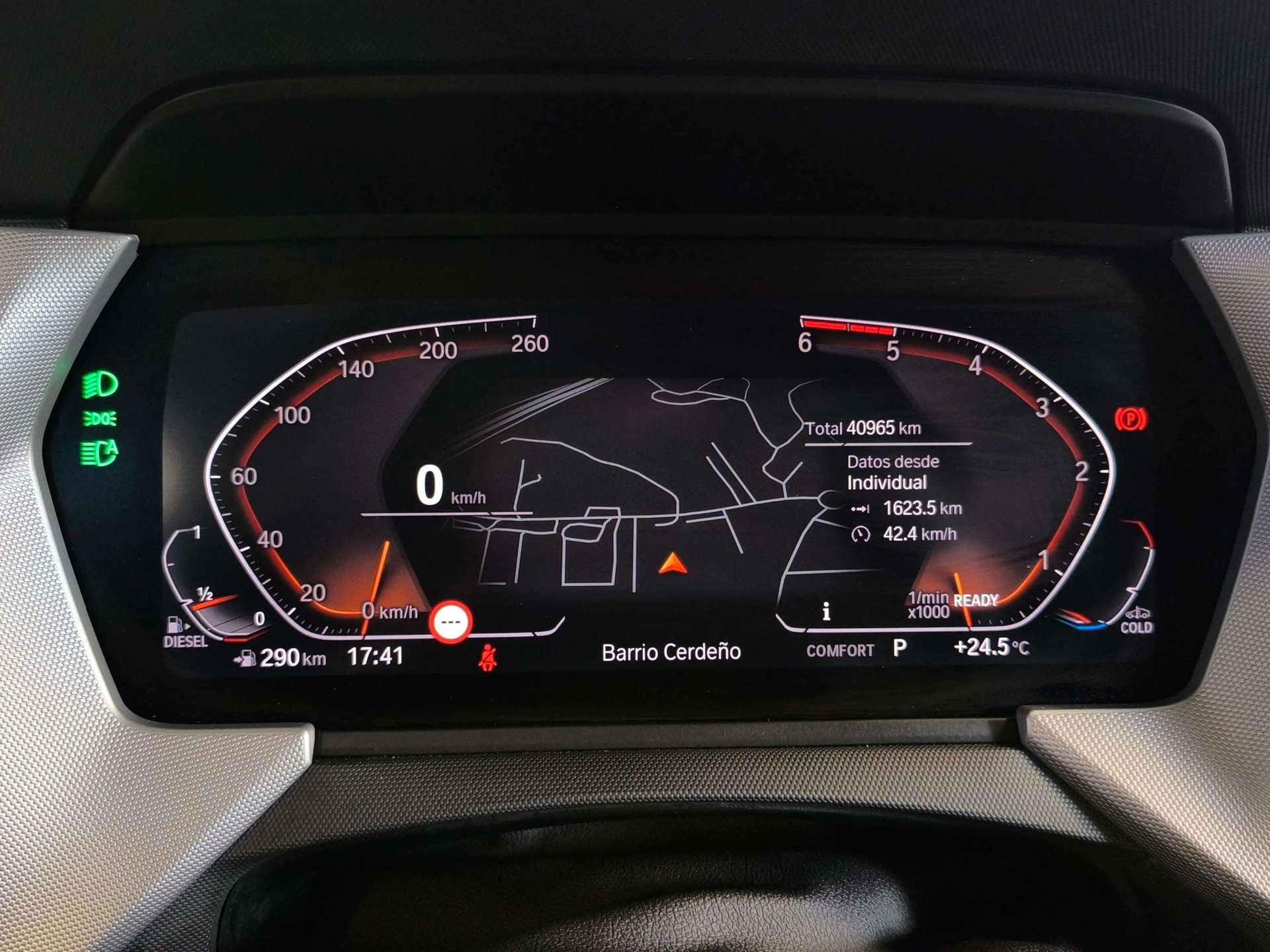 BMW Serie 1 118d color Gris. Año 2024. 110KW(150CV). Diésel. En concesionario Automóviles Oviedo S.A. de Asturias