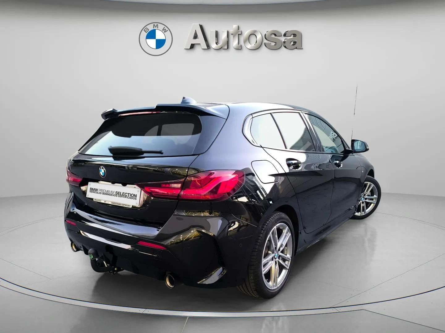 BMW Serie 1 118d color Negro. Año 2023. 110KW(150CV). Diésel. En concesionario Automóviles Oviedo S.A. de Asturias