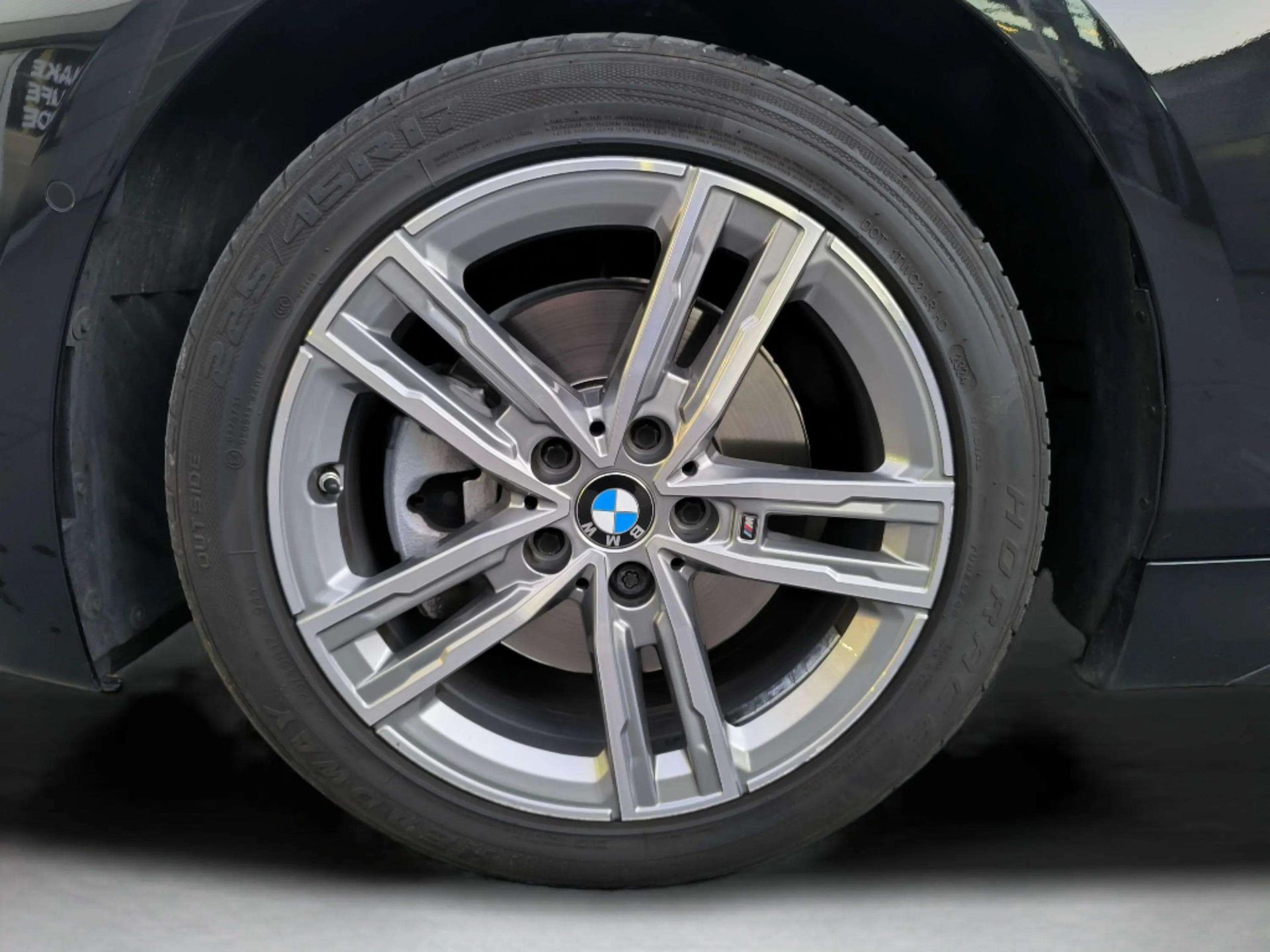 BMW Serie 1 118d color Negro. Año 2023. 110KW(150CV). Diésel. En concesionario Automóviles Oviedo S.A. de Asturias