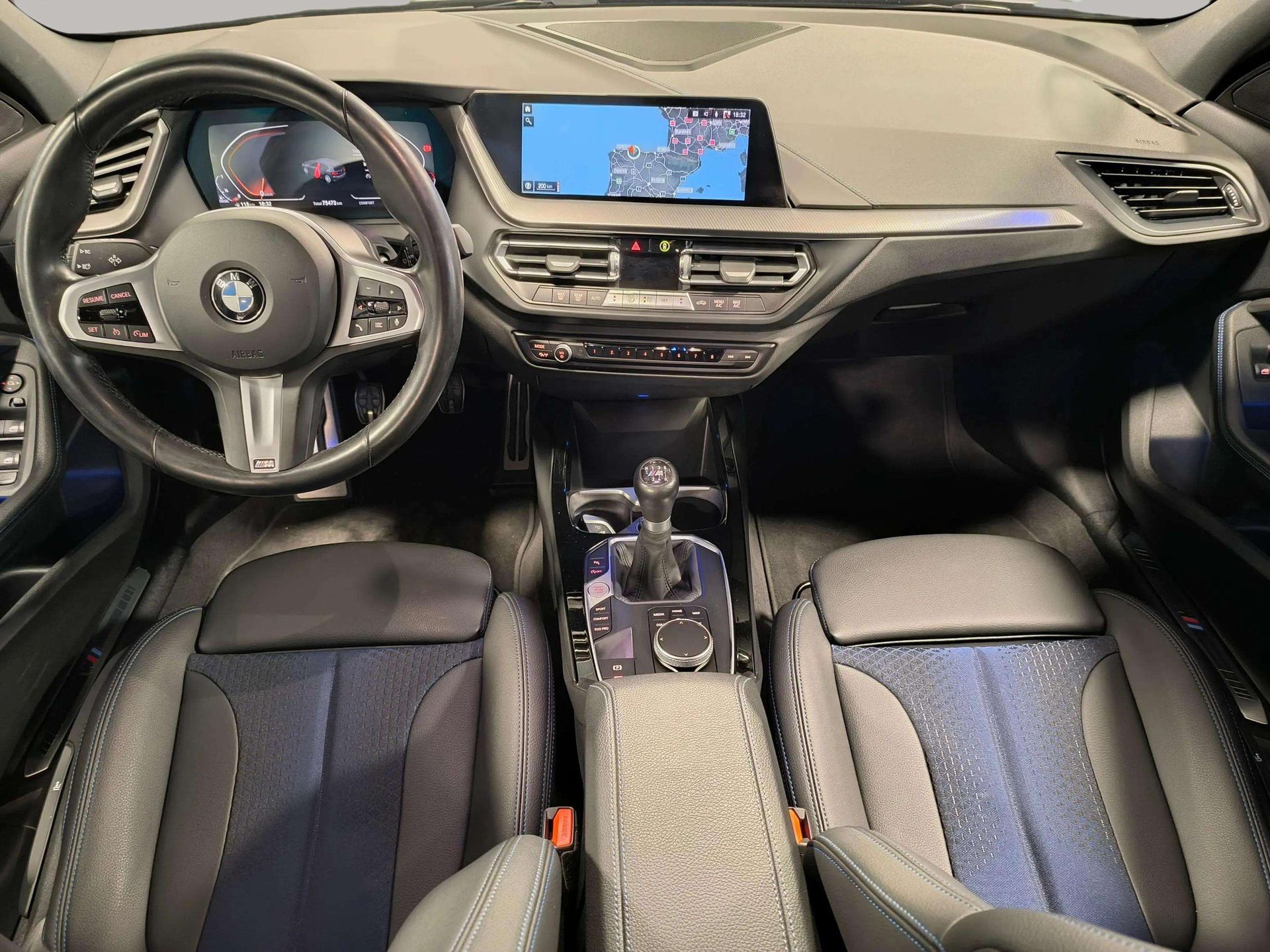 BMW Serie 1 118d color Negro. Año 2023. 110KW(150CV). Diésel. En concesionario Automóviles Oviedo S.A. de Asturias