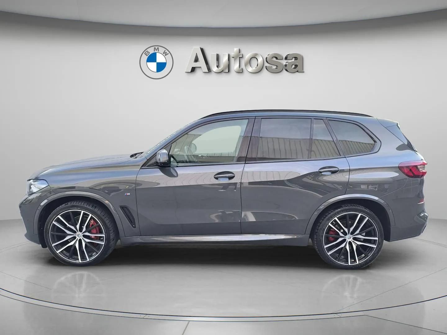 Fotos de BMW X5 xDrive30d color Gris. Año 2022. 210KW(286CV). Diésel. En concesionario Automóviles Oviedo S.A. de Asturias