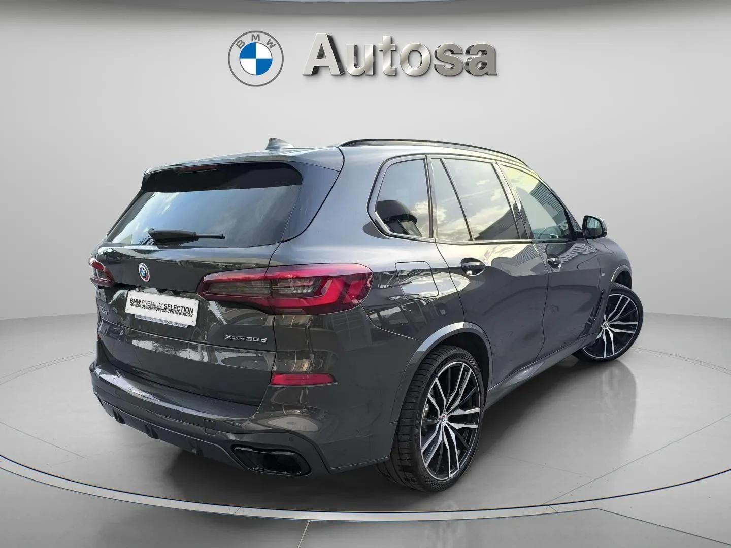 BMW X5 xDrive30d color Gris. Año 2022. 210KW(286CV). Diésel. En concesionario Automóviles Oviedo S.A. de Asturias