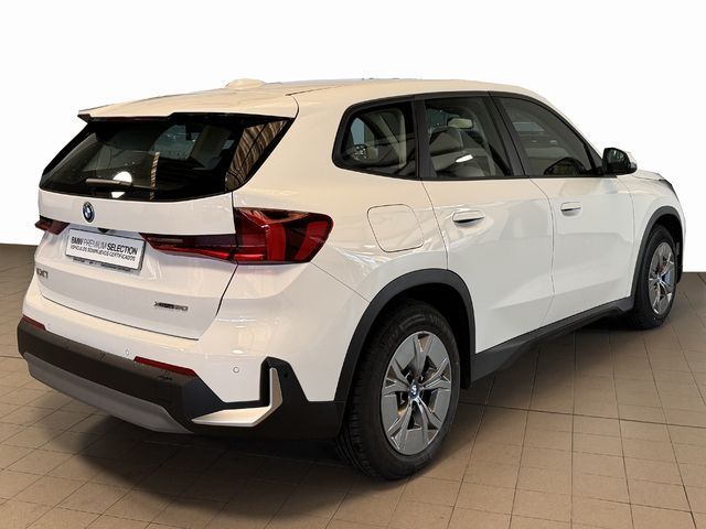 BMW iX1 xDrive30 color Blanco. Año 2023. 230KW(313CV). Eléctrico. En concesionario Automóviles Oviedo S.A. de Asturias