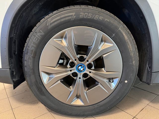 BMW iX1 xDrive30 color Blanco. Año 2023. 230KW(313CV). Eléctrico. En concesionario Automóviles Oviedo S.A. de Asturias