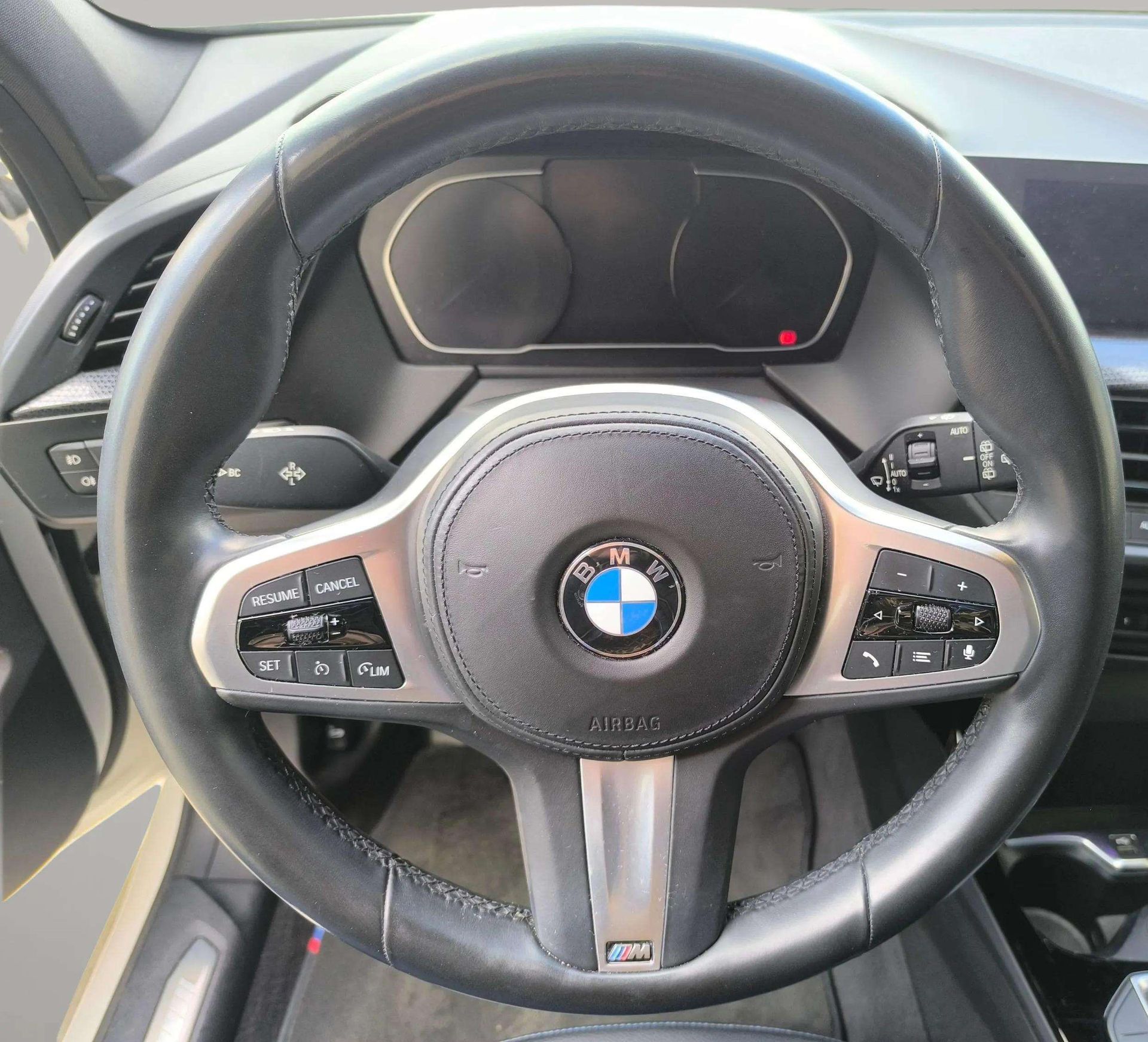 BMW Serie 1 116d color Blanco. Año 2020. 85KW(116CV). Diésel. En concesionario Automóviles Oviedo S.A. de Asturias