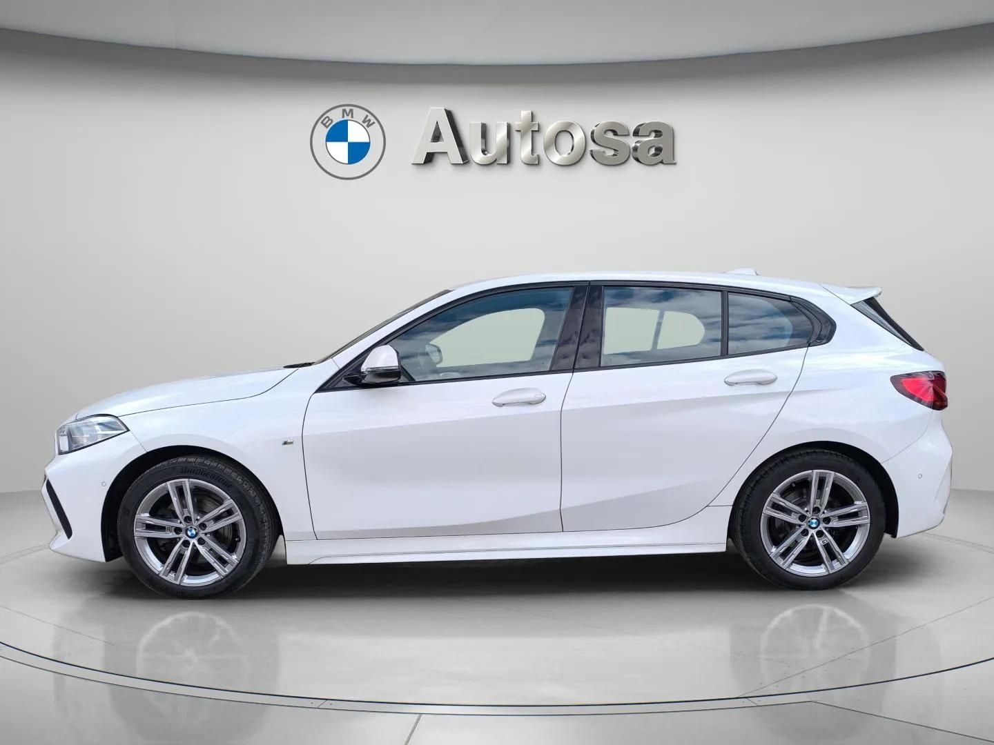 Fotos de BMW Serie 1 116d color Blanco. Año 2020. 85KW(116CV). Diésel. En concesionario Automóviles Oviedo S.A. de Asturias