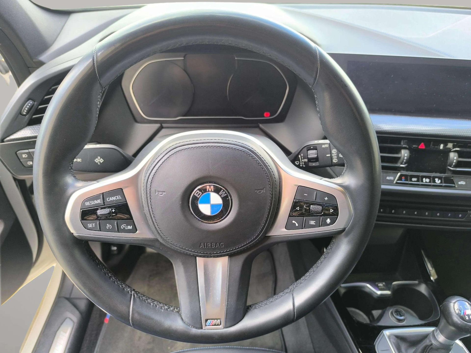 BMW Serie 1 116d color Blanco. Año 2020. 85KW(116CV). Diésel. En concesionario Automóviles Oviedo S.A. de Asturias