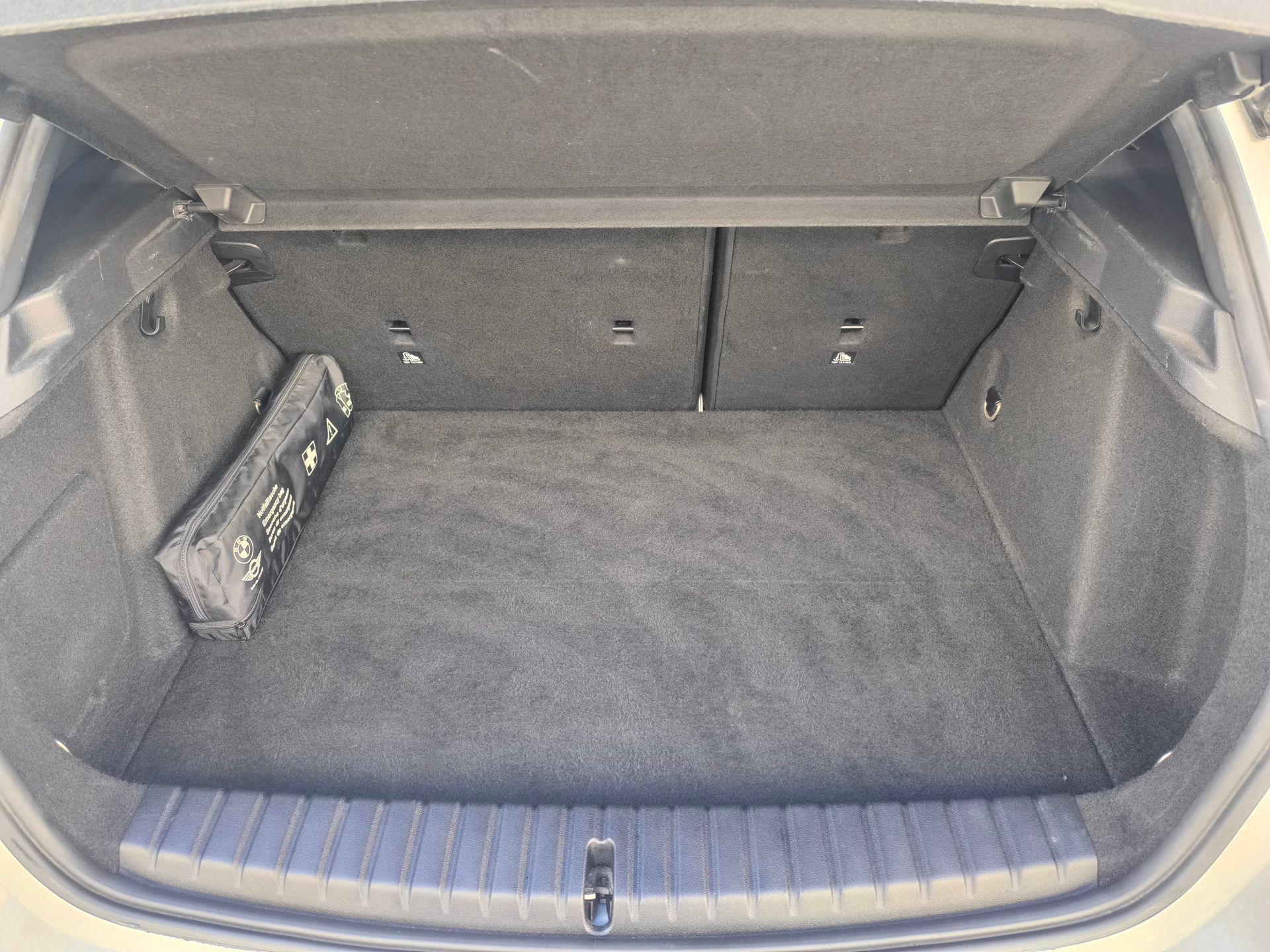 BMW Serie 1 116d color Blanco. Año 2020. 85KW(116CV). Diésel. En concesionario Automóviles Oviedo S.A. de Asturias