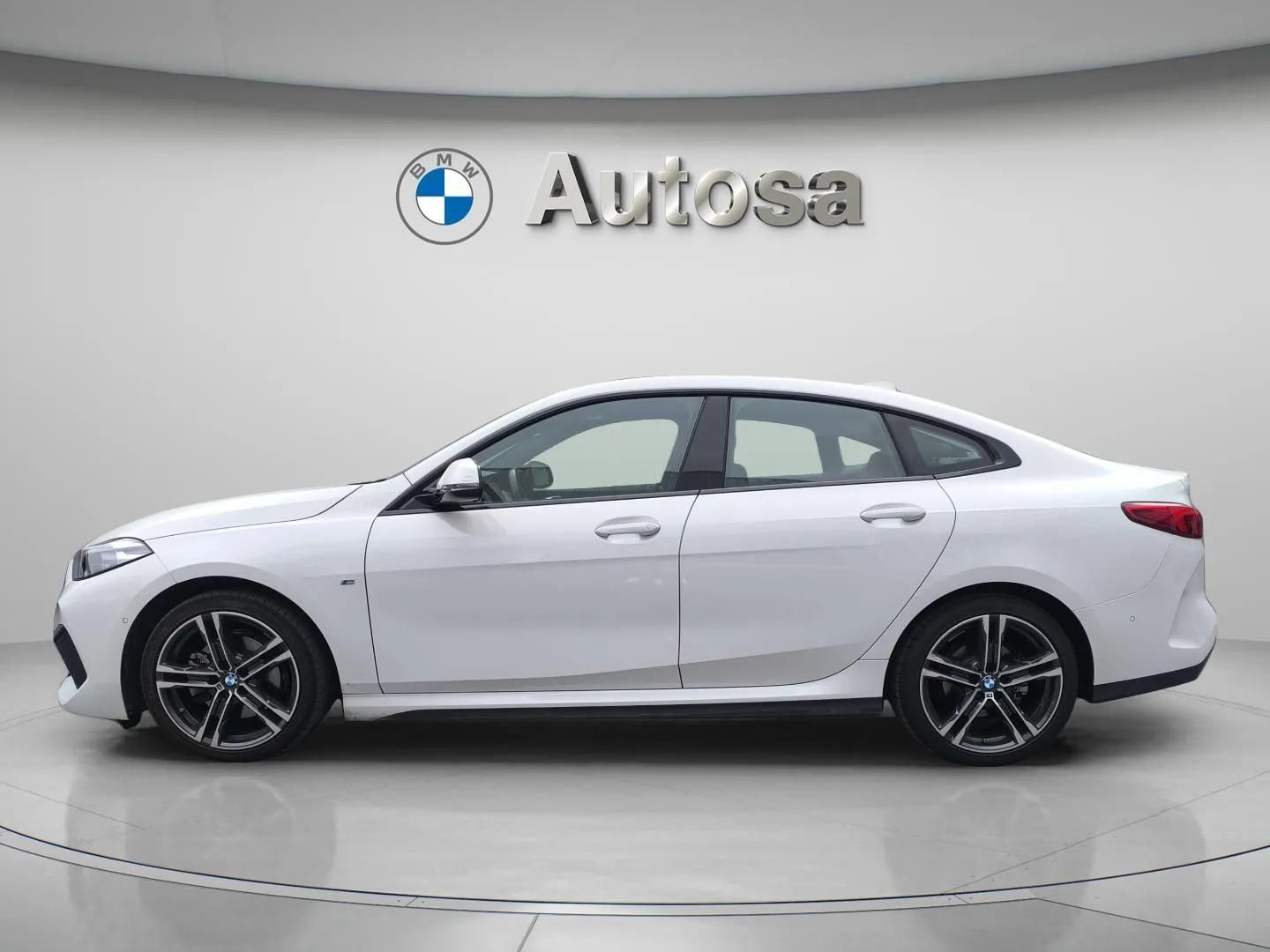 Fotos de BMW Serie 2 218d Gran Coupe color Blanco. Año 2024. 110KW(150CV). Diésel. En concesionario Automóviles Oviedo S.A. de Asturias