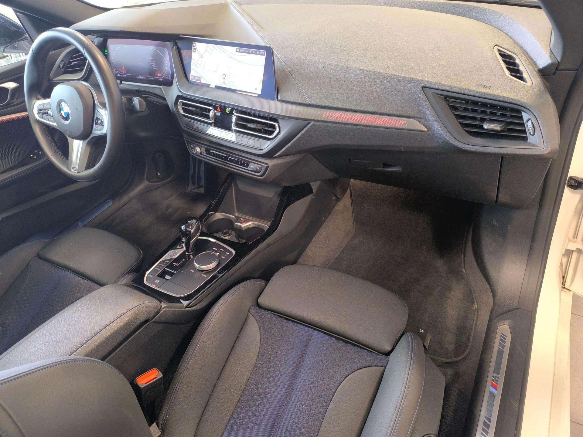 BMW Serie 2 218d Gran Coupe color Blanco. Año 2024. 110KW(150CV). Diésel. En concesionario Automóviles Oviedo S.A. de Asturias