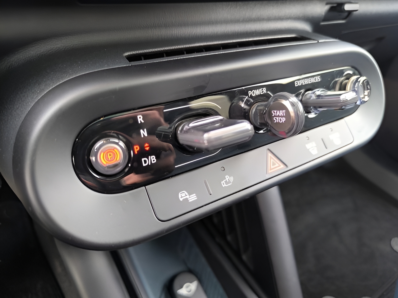 fotoG 13 del MINI MINI Aceman SE 160 kW (218 CV) 218cv Eléctrico del 2024 en Asturias