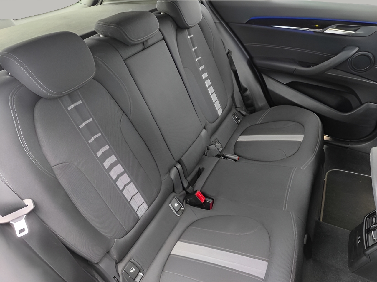 BMW X2 sDrive18d color Negro. Año 2020. 110KW(150CV). Diésel. En concesionario Automóviles Oviedo S.A. de Asturias