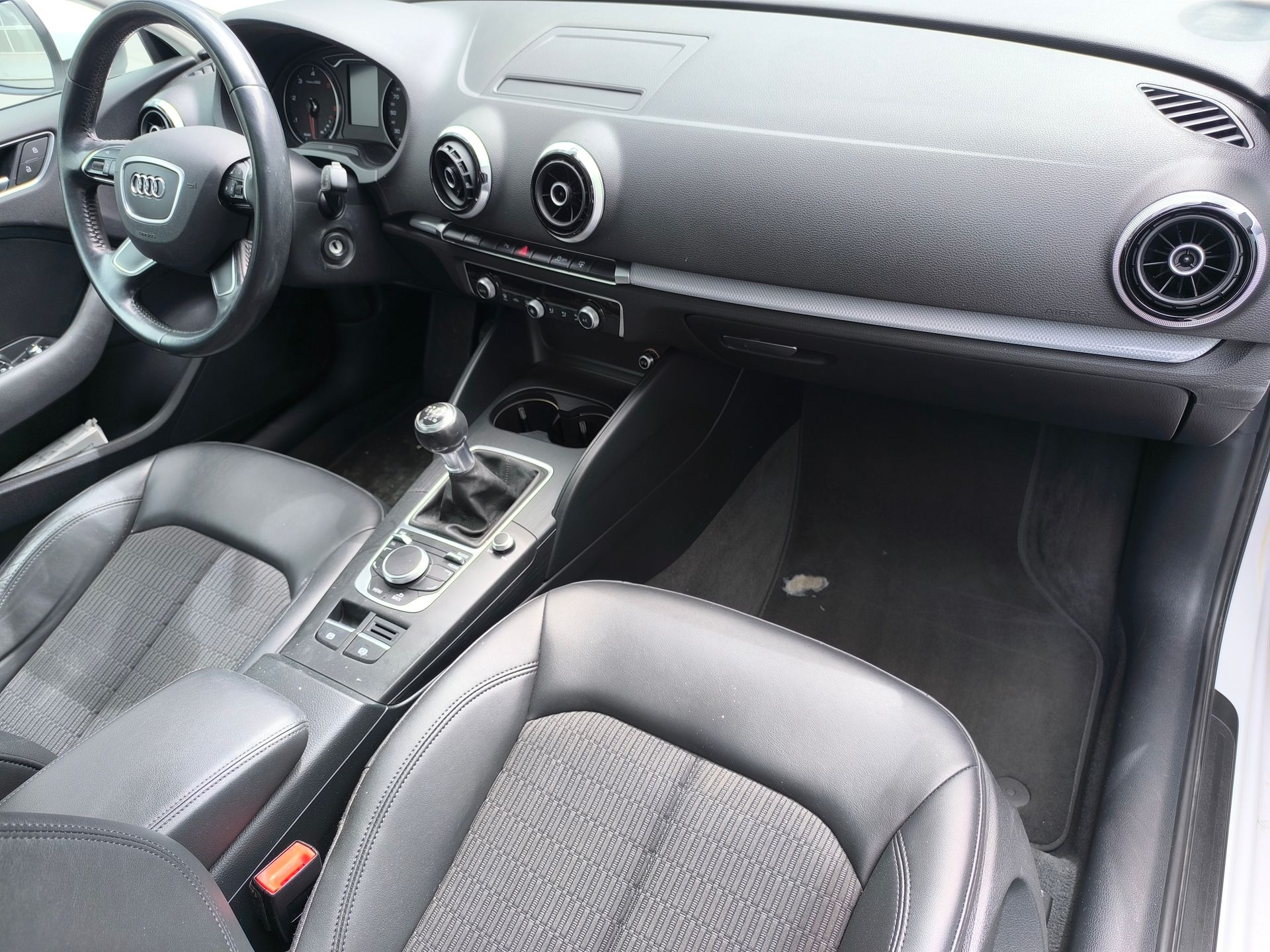 Audi A3 Sportback Advanced 1.6 TDI clean diesel 81 kW (110 CV)