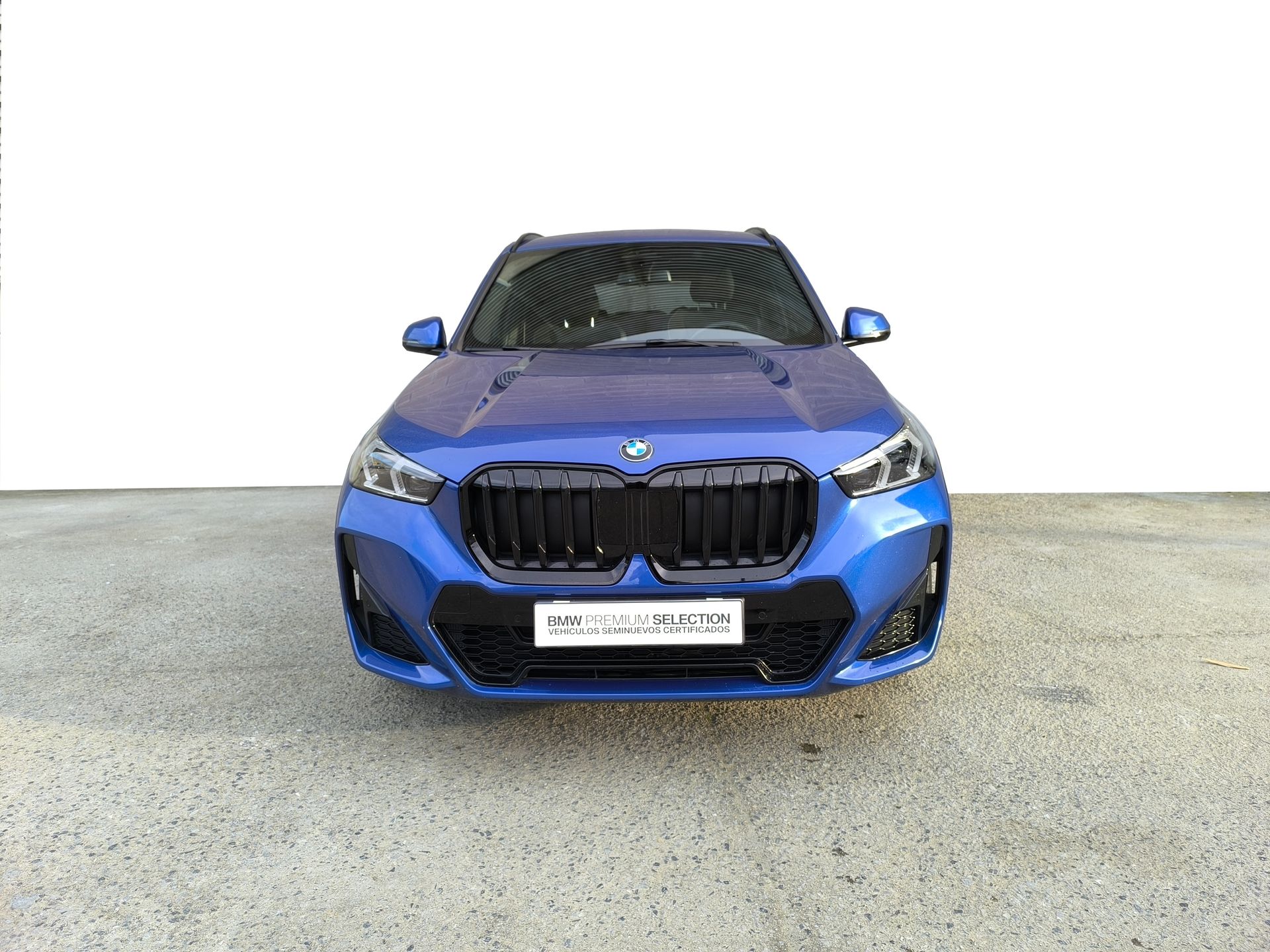 Fotos de BMW X1 sDrive18d color Azul. Año 2022. 110KW(150CV). Diésel. En concesionario Automóviles Oviedo S.A. de Asturias