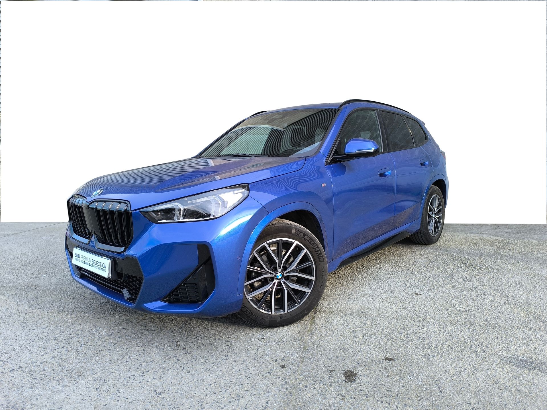 Fotos de BMW X1 sDrive18d color Azul. Año 2022. 110KW(150CV). Diésel. En concesionario Automóviles Oviedo S.A. de Asturias