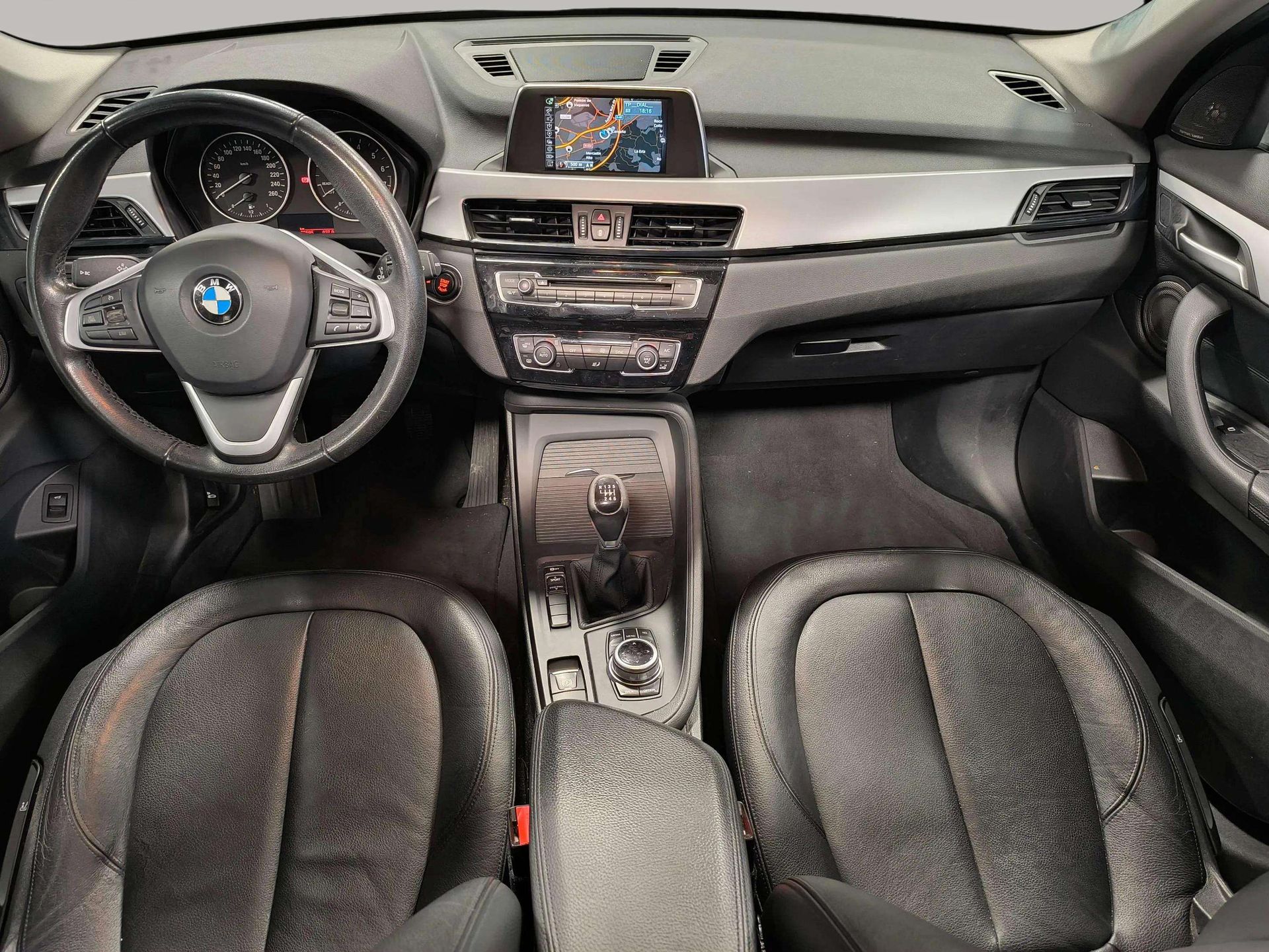 BMW X1 sDrive18i color Blanco. Año 2017. 100KW(136CV). Gasolina. En concesionario Automóviles Oviedo S.A. de Asturias