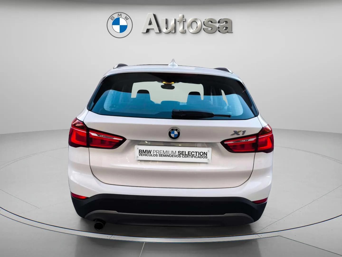 BMW X1 sDrive18i color Blanco. Año 2017. 100KW(136CV). Gasolina. En concesionario Automóviles Oviedo S.A. de Asturias