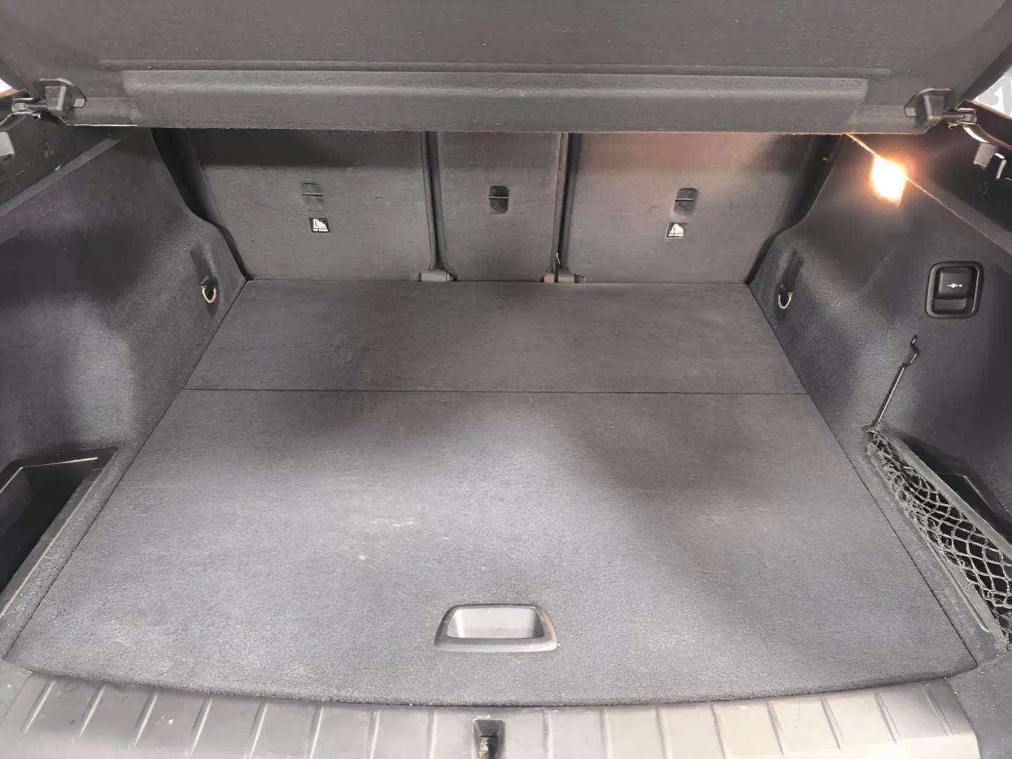 BMW X1 sDrive18i color Blanco. Año 2017. 100KW(136CV). Gasolina. En concesionario Automóviles Oviedo S.A. de Asturias