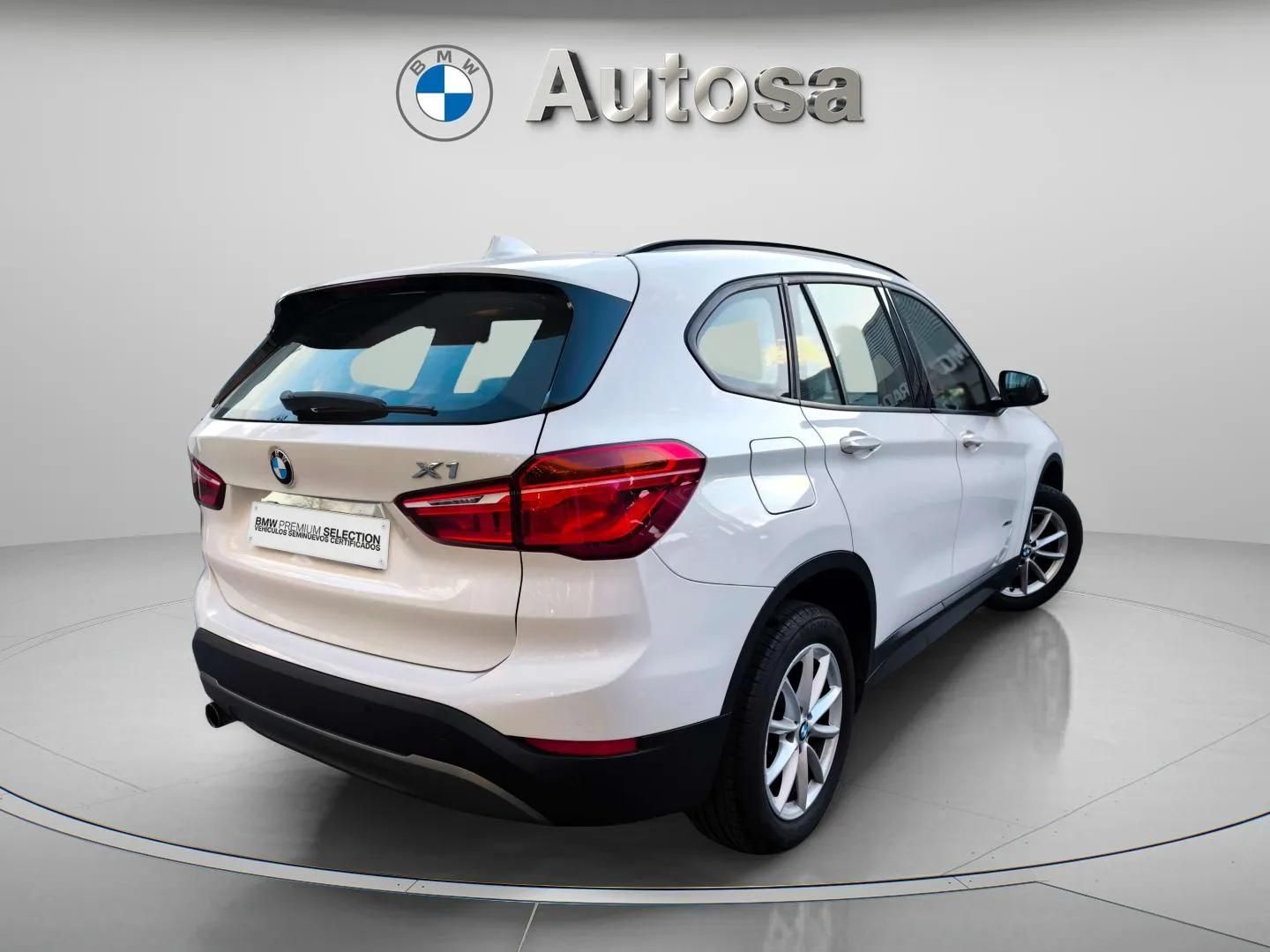 BMW X1 sDrive18i color Blanco. Año 2017. 100KW(136CV). Gasolina. En concesionario Automóviles Oviedo S.A. de Asturias