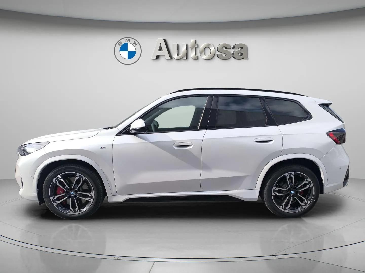 Fotos de BMW X1 xDrive20d color Blanco. Año 2025. 120KW(163CV). Diésel. En concesionario Automóviles Oviedo S.A. de Asturias