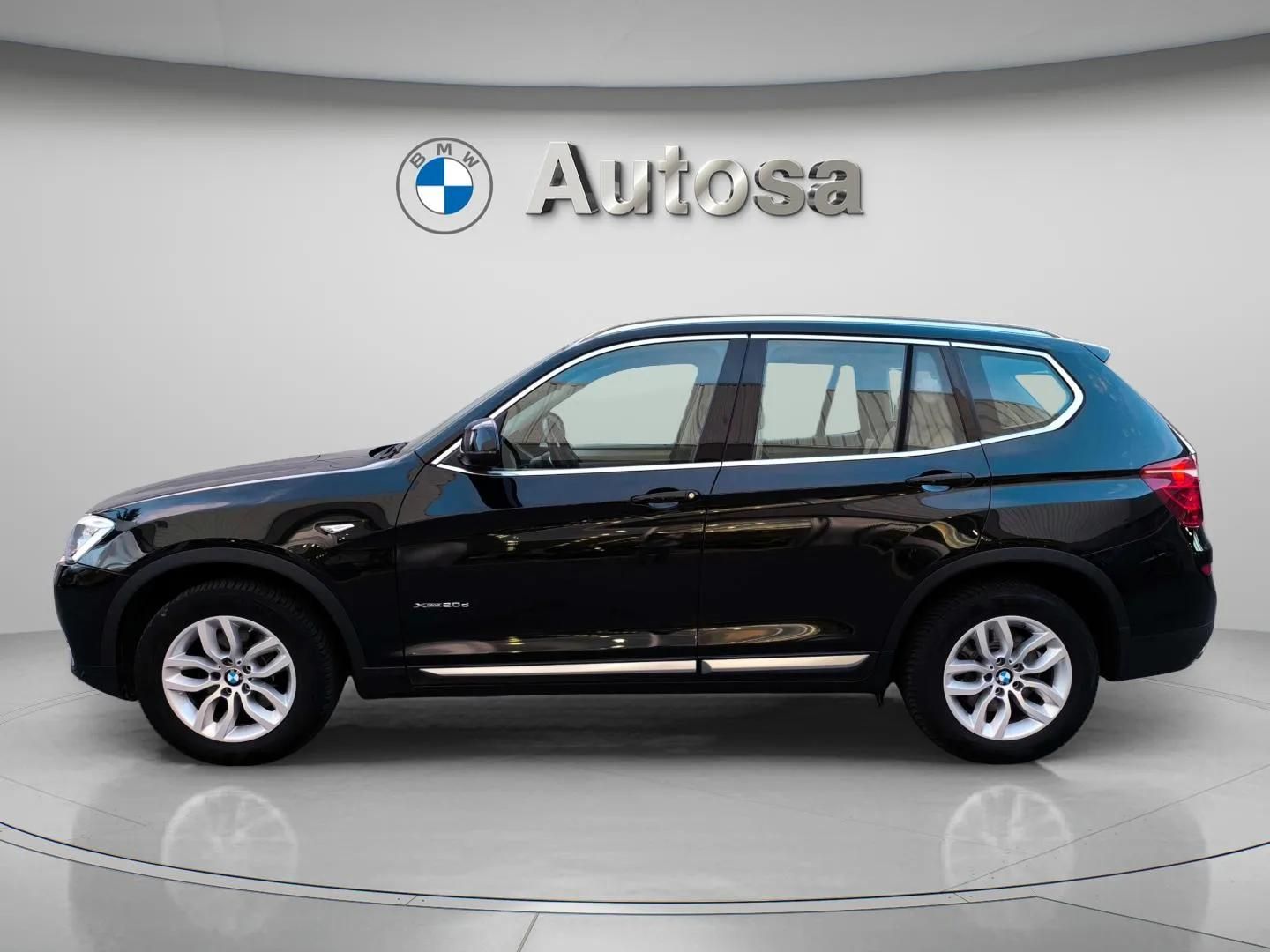 Fotos de BMW X3 xDrive20d color Negro. Año 2017. 140KW(190CV). Diésel. En concesionario Automóviles Oviedo S.A. de Asturias