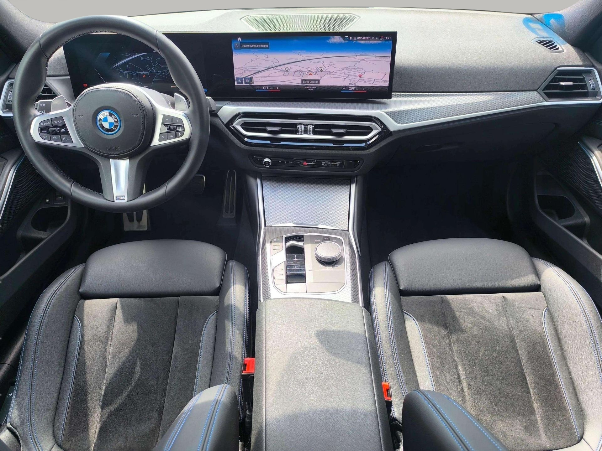 BMW Serie 3 320e color Verde. Año 2023. 150KW(204CV). Híbrido Electro/Gasolina. En concesionario Automóviles Oviedo S.A. de Asturias