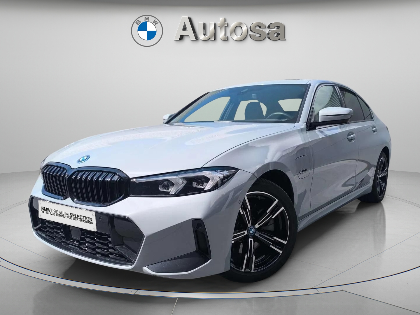 Fotos de BMW Serie 3 320e color Verde. Año 2023. 150KW(204CV). Híbrido Electro/Gasolina. En concesionario Automóviles Oviedo S.A. de Asturias